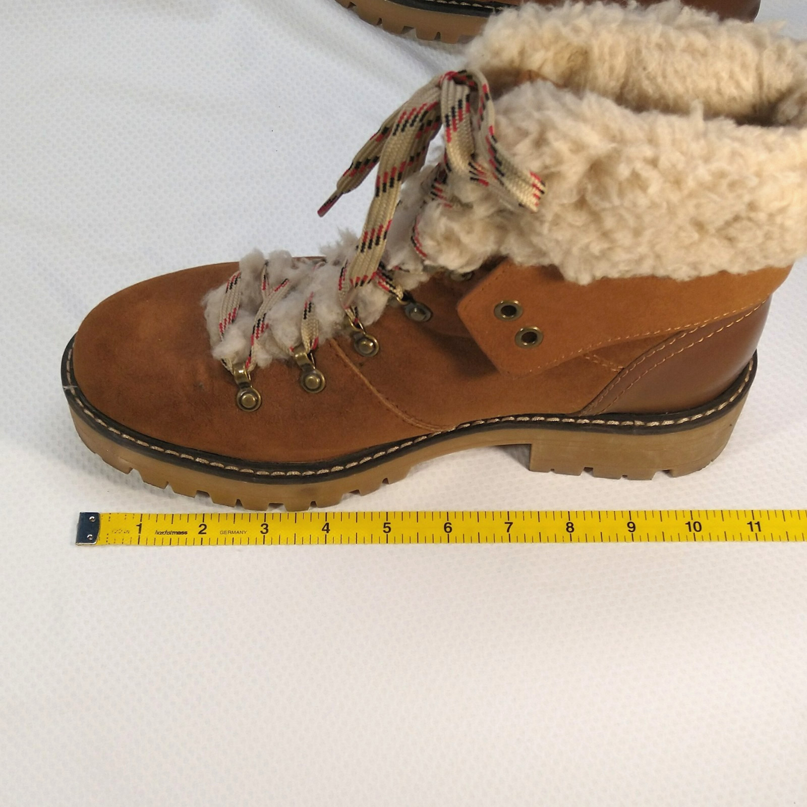 Time and Tru Women’s 9W Brown Faux Suede Lace Up Ankle Bootie Fur Lined Cozy