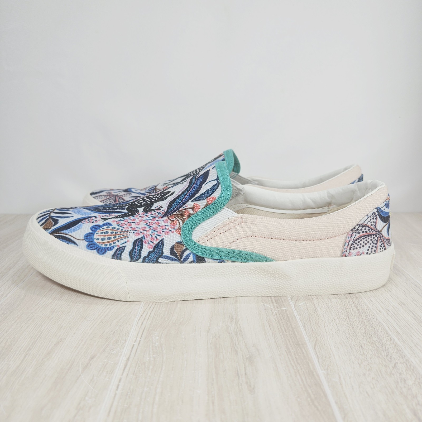 INKKAS Multi Color Groove Floral Unisex Canvas SNEAKER SLIPON 8.5 Women 6.5 Men