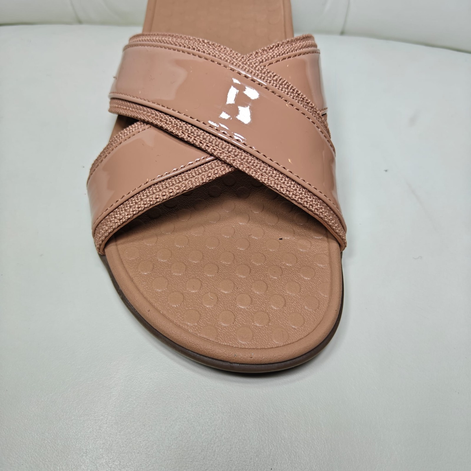 Vionic Merced Women’s Cross Strap Slide Orthotic Sandals.
