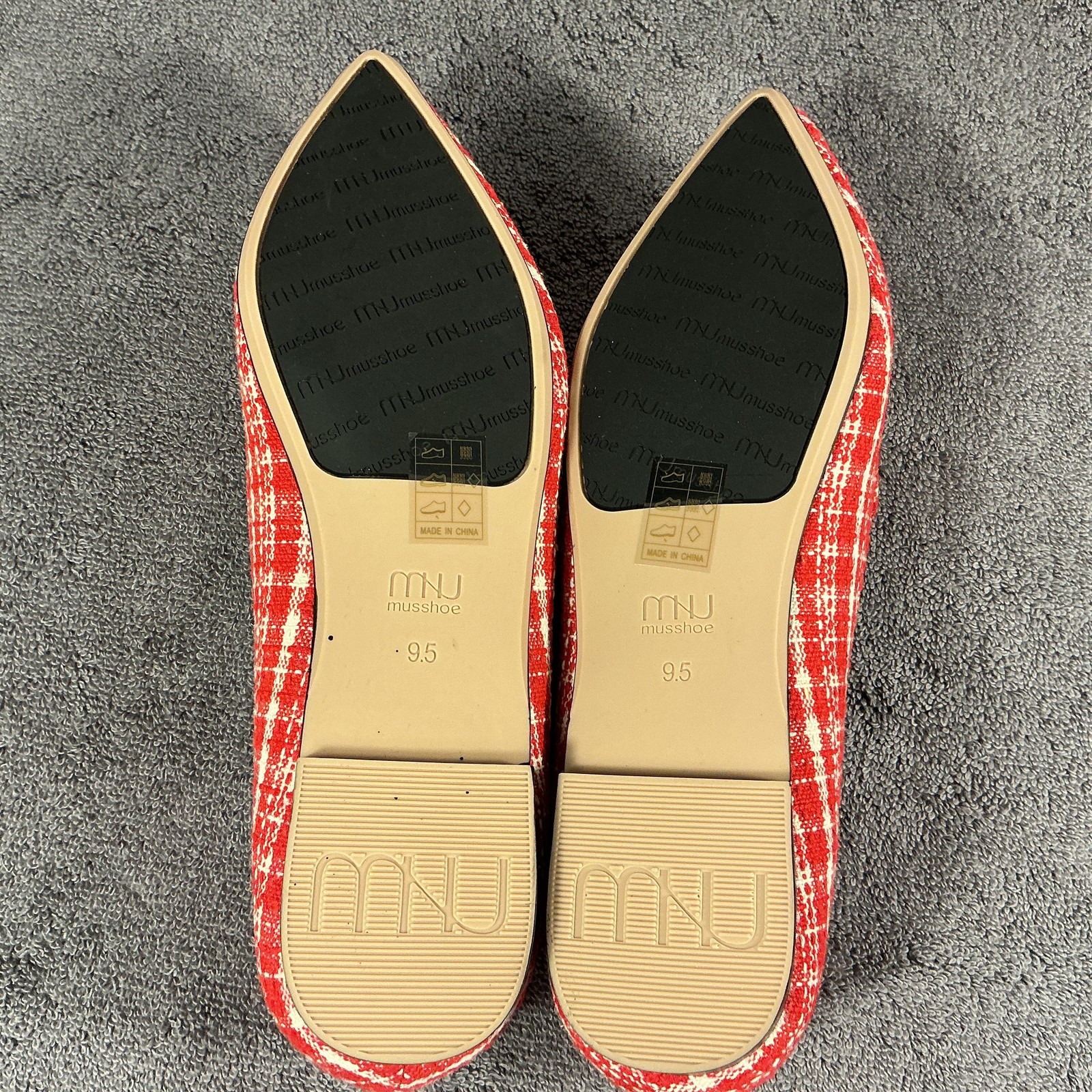Musshoe loafers Shoes Flats Womens Size 9.5 Red Jacquard Pointed Toe Casual