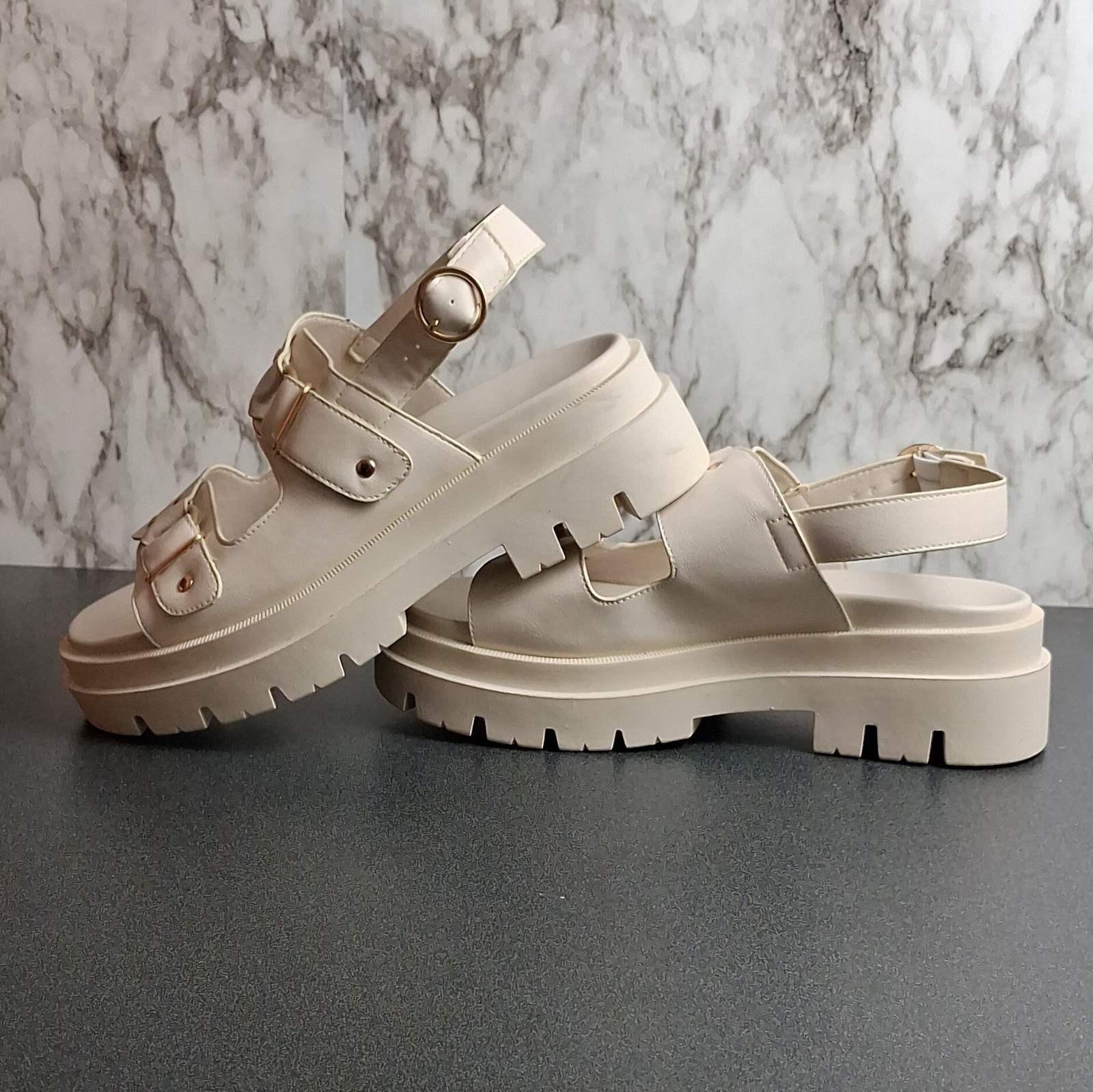 UNIONBAY Womens Beige Strappy Platform Sandals Buckle Adjustable Straps 8