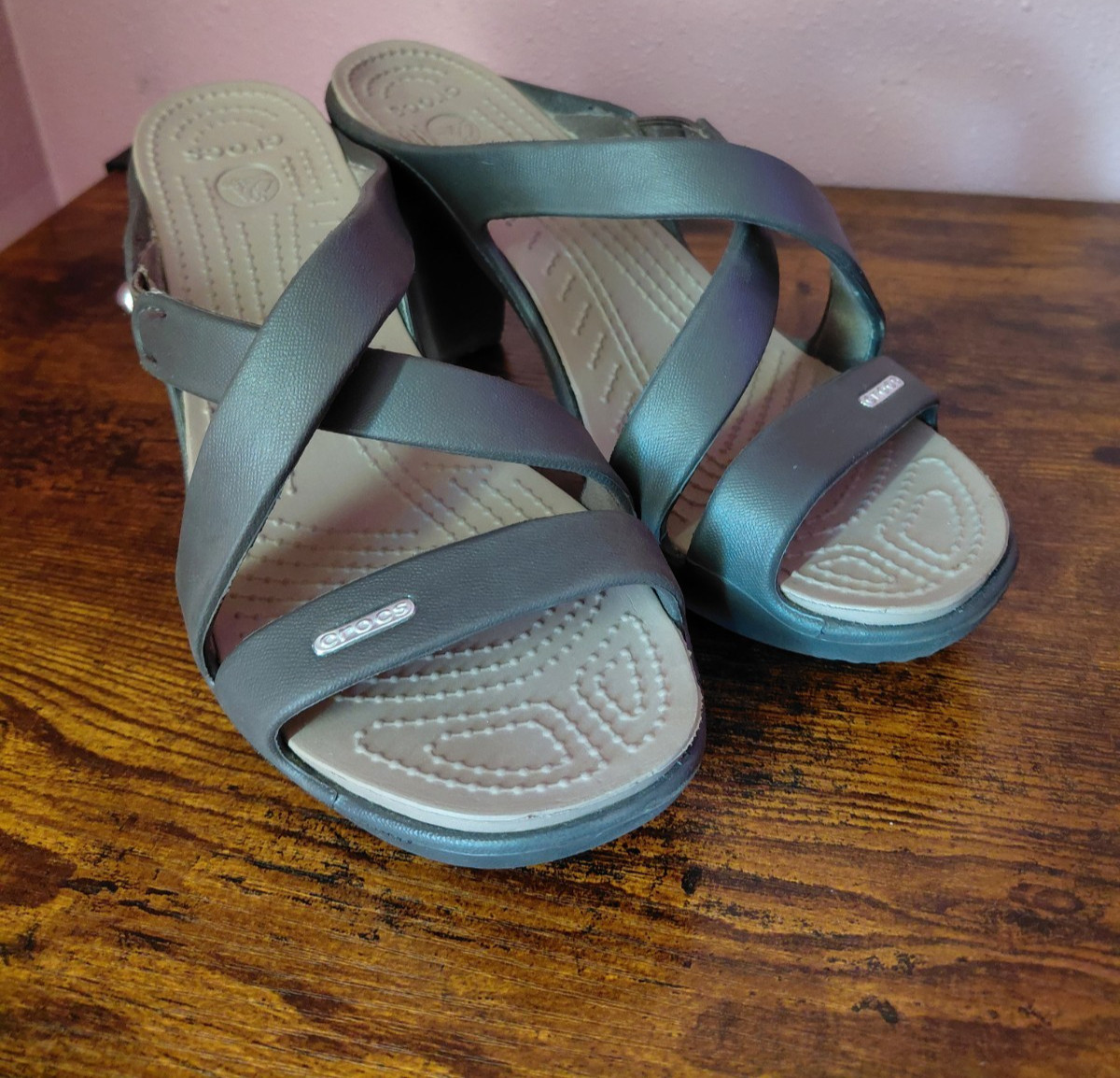 Crocs CYPRUS IV High Heels Women’s 8 Brown Slip On Strap Comfort Sandals