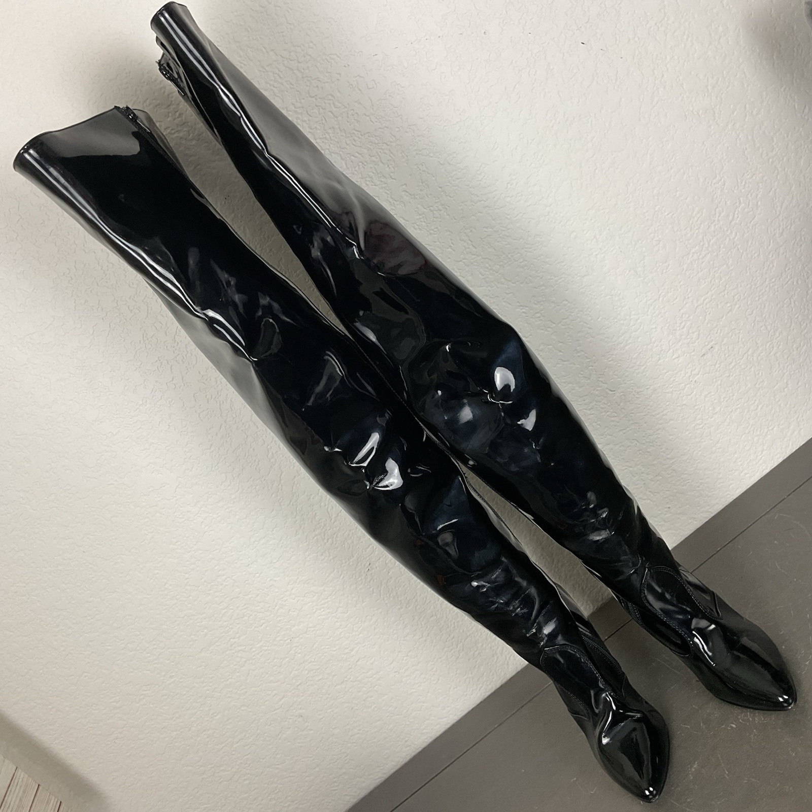Pleaser Women’s Seduce-3010 Black Patent Thigh High Boots 5″ Stiletto Heel Sz 8