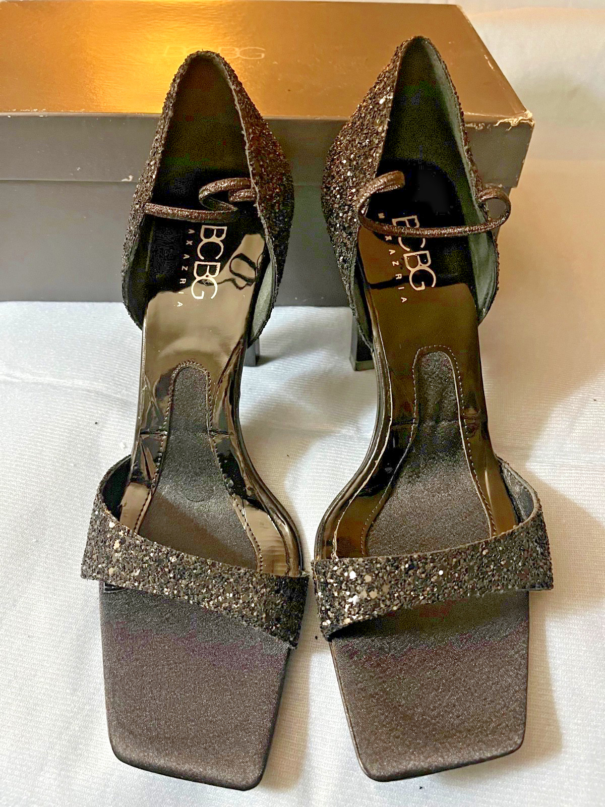 NIB Max Azaria Glitter evening shoes style Rain size 7 1/2 B – 3 1/4 inch heel