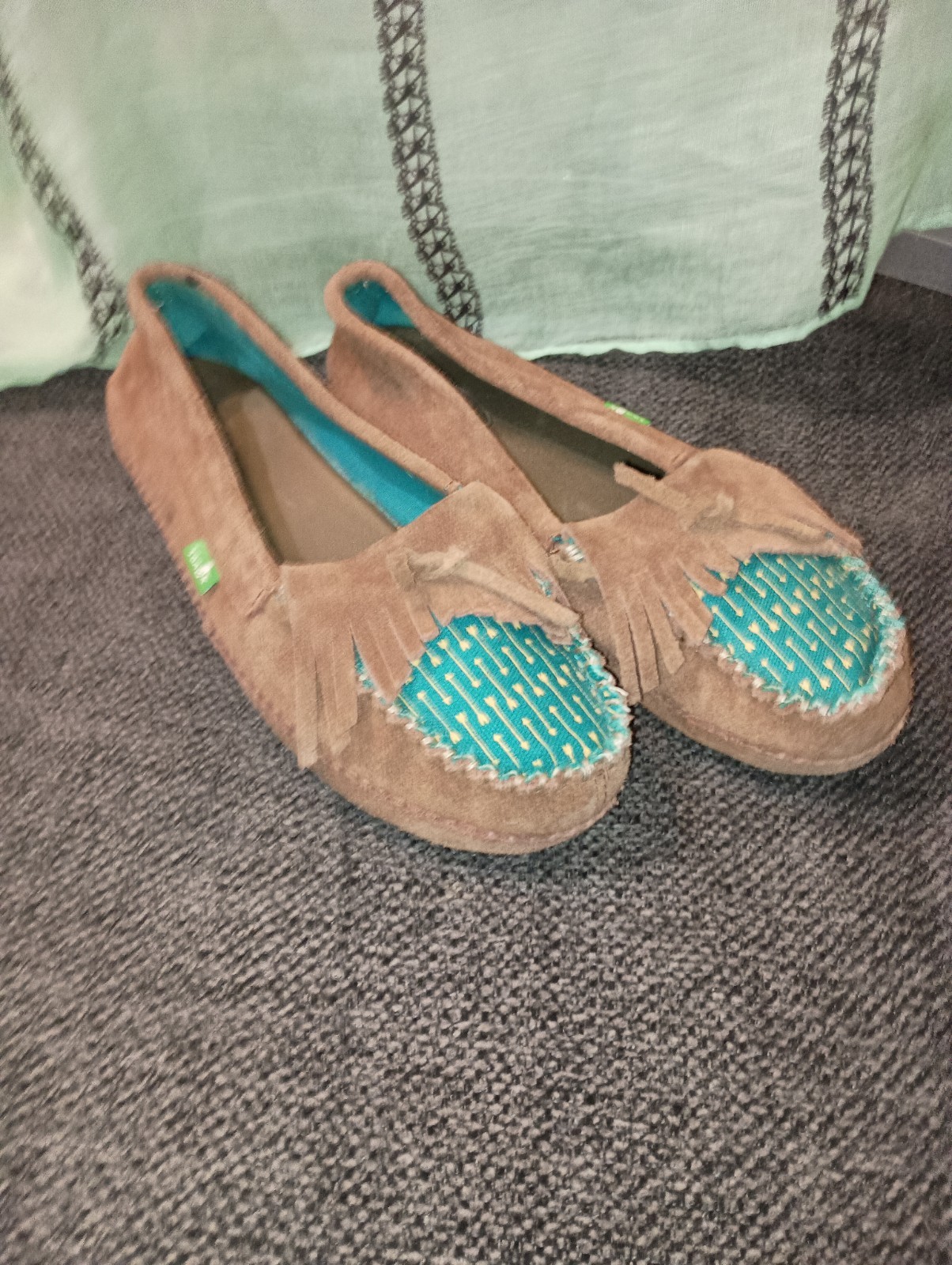 SANUK SHY ANNE SUEDE FRINGE SIDEWALK SURFER SHOES, WOMEN US 6