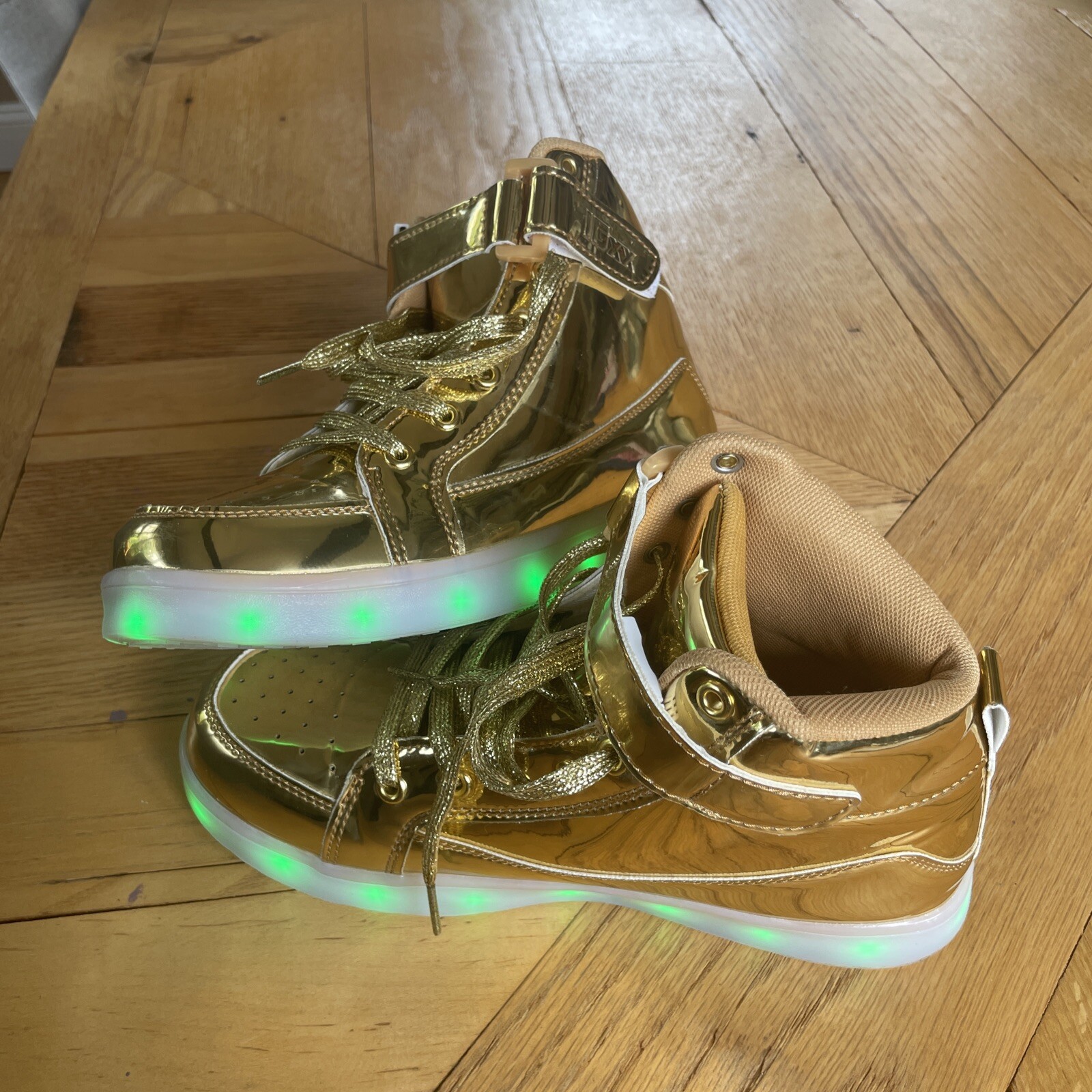 igxx led light up shoes With USB Charging Cable. Women’s size 7