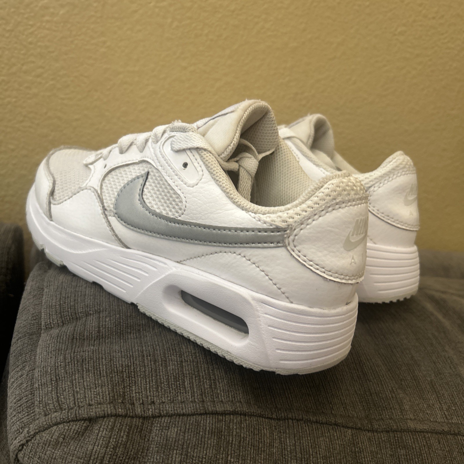 Nike Air Max SC Women’s Sneaker CW4554-100 US Size 6.5 White / Metallic Platinum