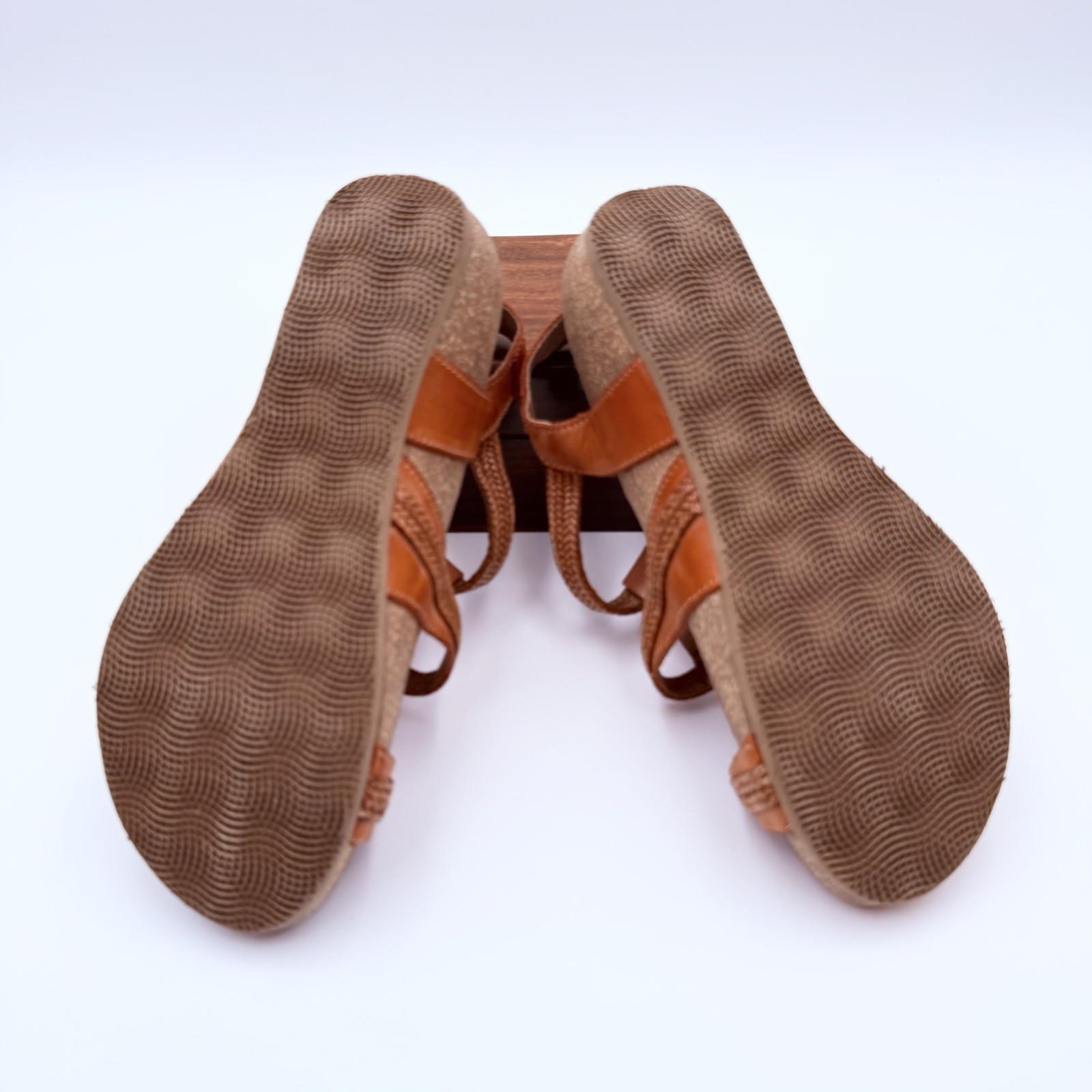 Taos Eleanor Burnt Orange Sandals Women EU 36 US 5 1/2 Hook & Loop
