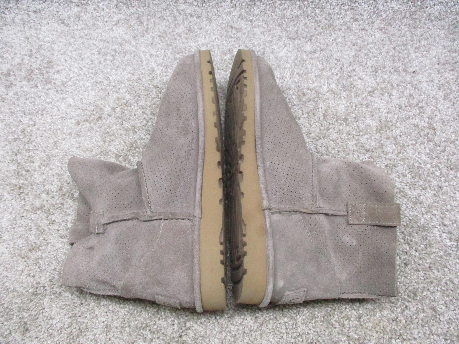 UGG Classic Unlined Mini Perf Boots Womens Size 8 Gray Suede Perforated 1016852