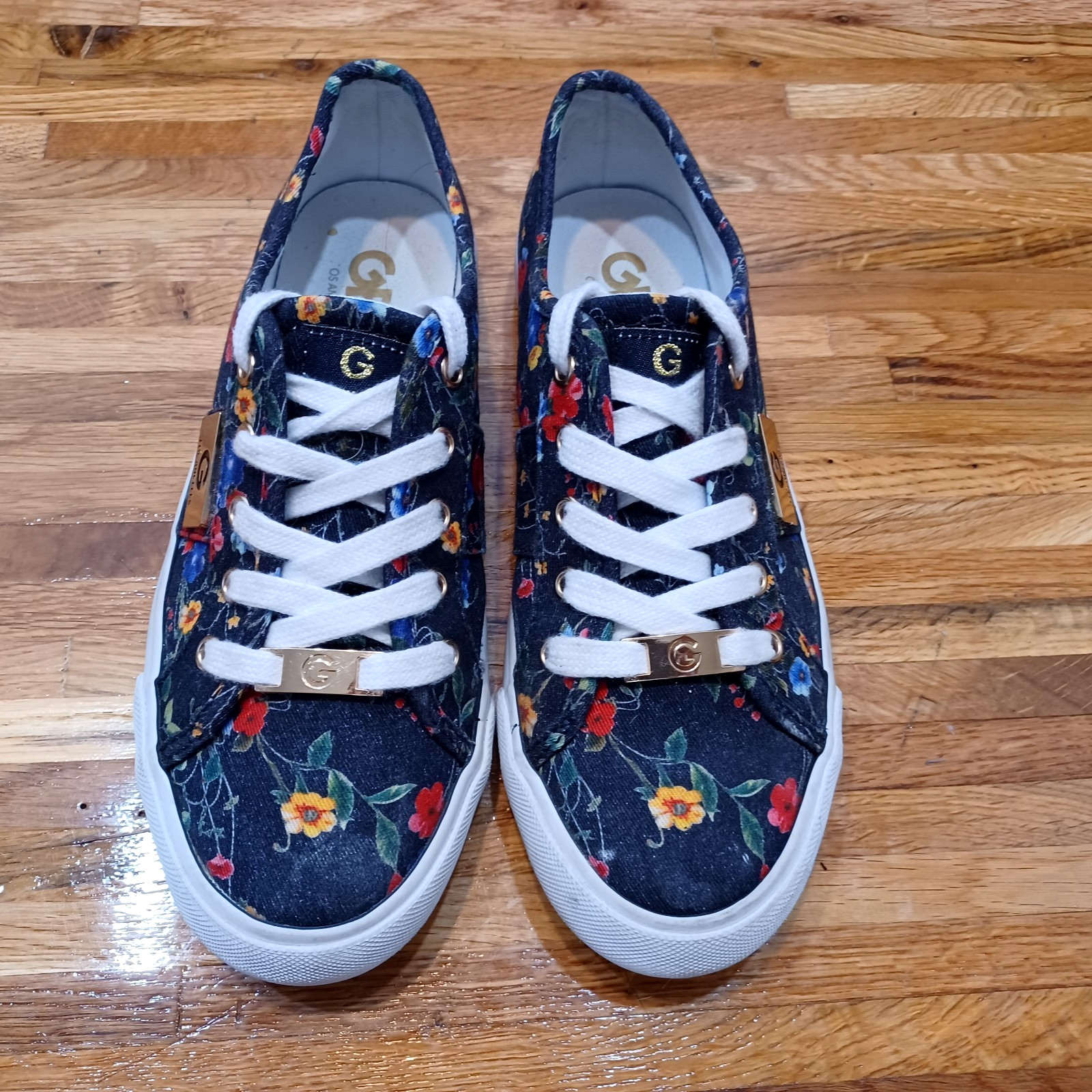 G by Guess GBG Los Angeles Backer Women’s Size 6.5 Navy/Floral Shoes