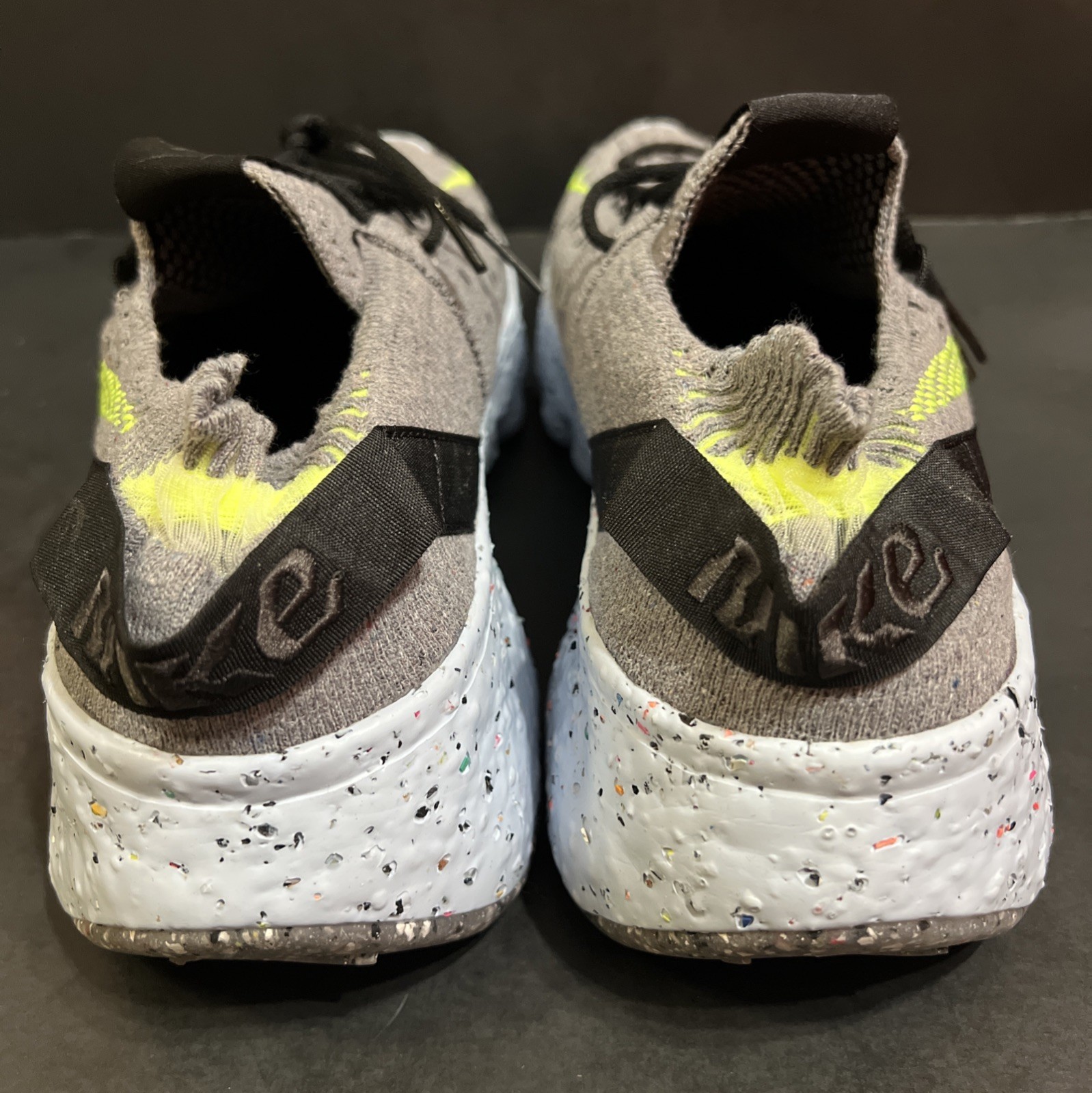 Sz 11.5 – NIKE WMNS SPACE HIPPIE 04 ‘THIS is TRASH-VOLT’ MENS 10 GRAY NEW