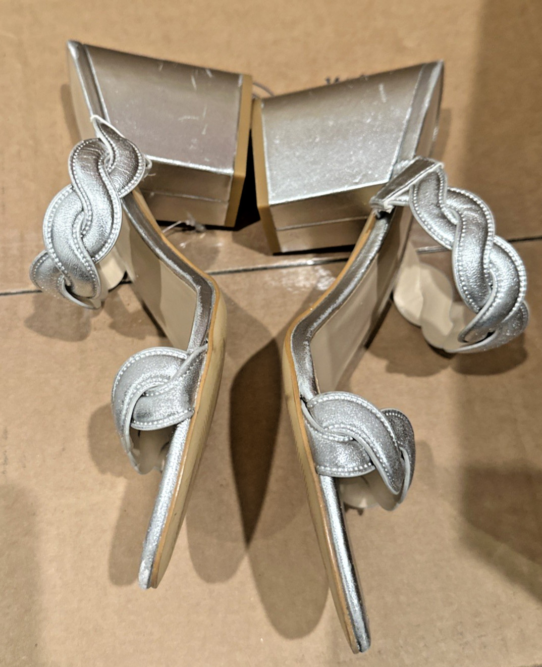 STUART WEITZMAN EU 40/ US 9.5 Twistie Block 75 Metallic Mule Platinum *FLAWED*