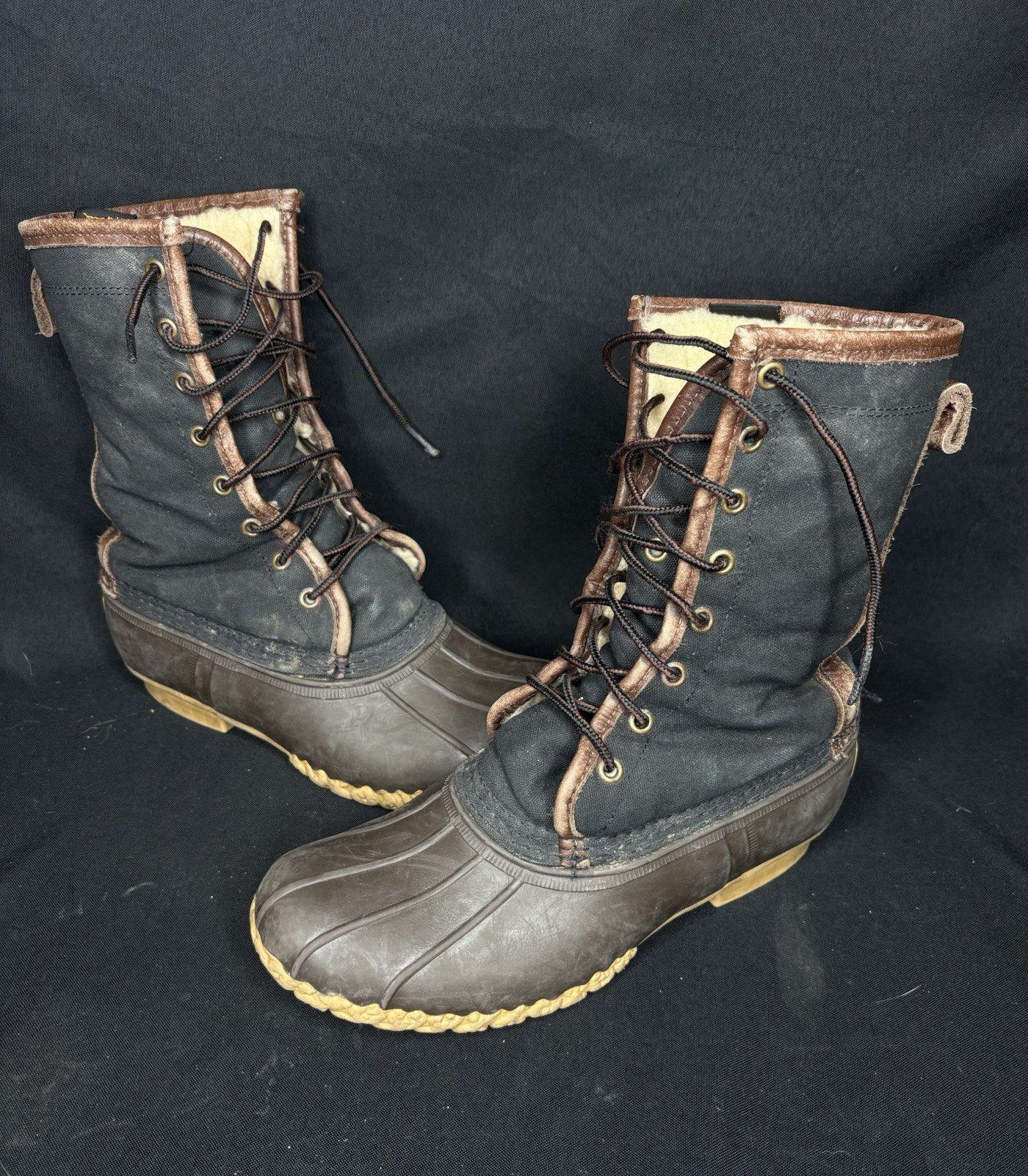 LL Bean Signature BlackWaxed Canvas Maine Hunting Boot Size 7 W Shearling Lined