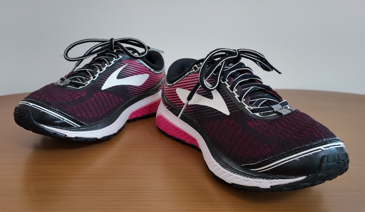 Brooks Ghost 10 Women’s Running Shoes, Black Pink White, US Size 8.5