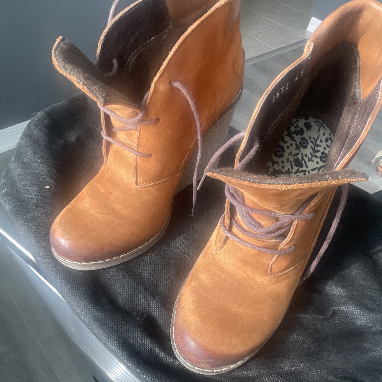 Women’s Brown Leather Lace-Up Ankle Booties Round Toe Solid US 7