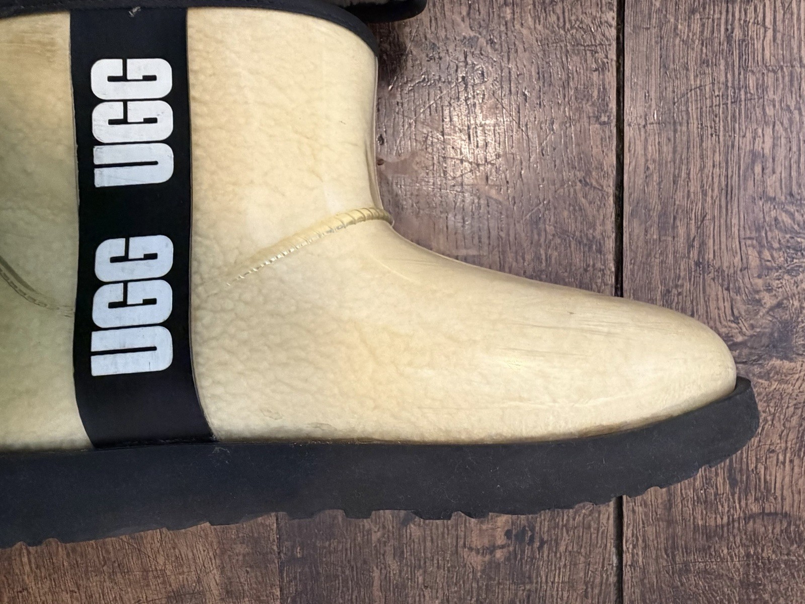 UGG Classic Clear Mini Boot – 1113190 size 8
