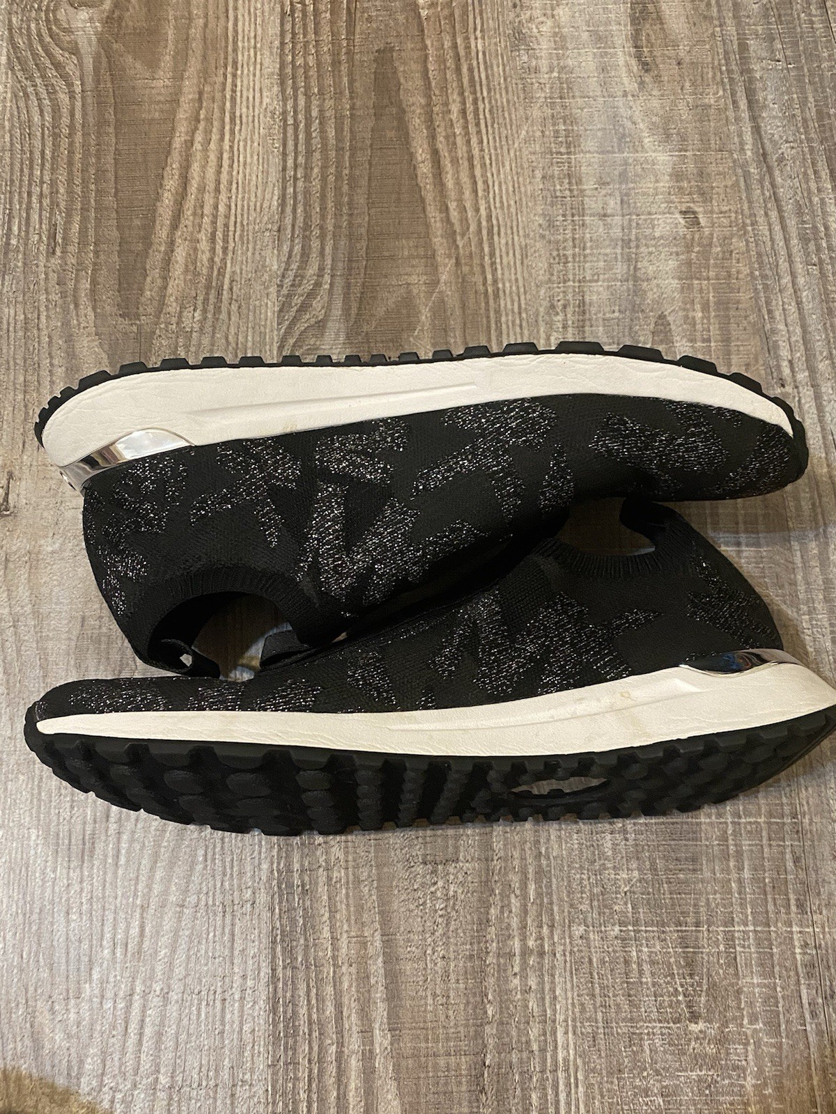 Michael Kors Bodie MK Logo Print Glitter Slip-On Sneaker Women’s SZ 11 EUC