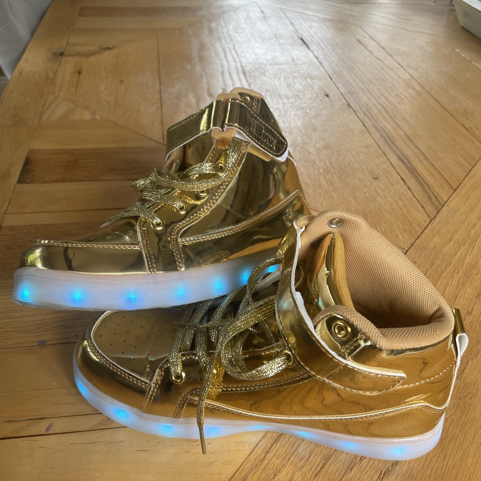 igxx led light up shoes With USB Charging Cable. Women’s size 7