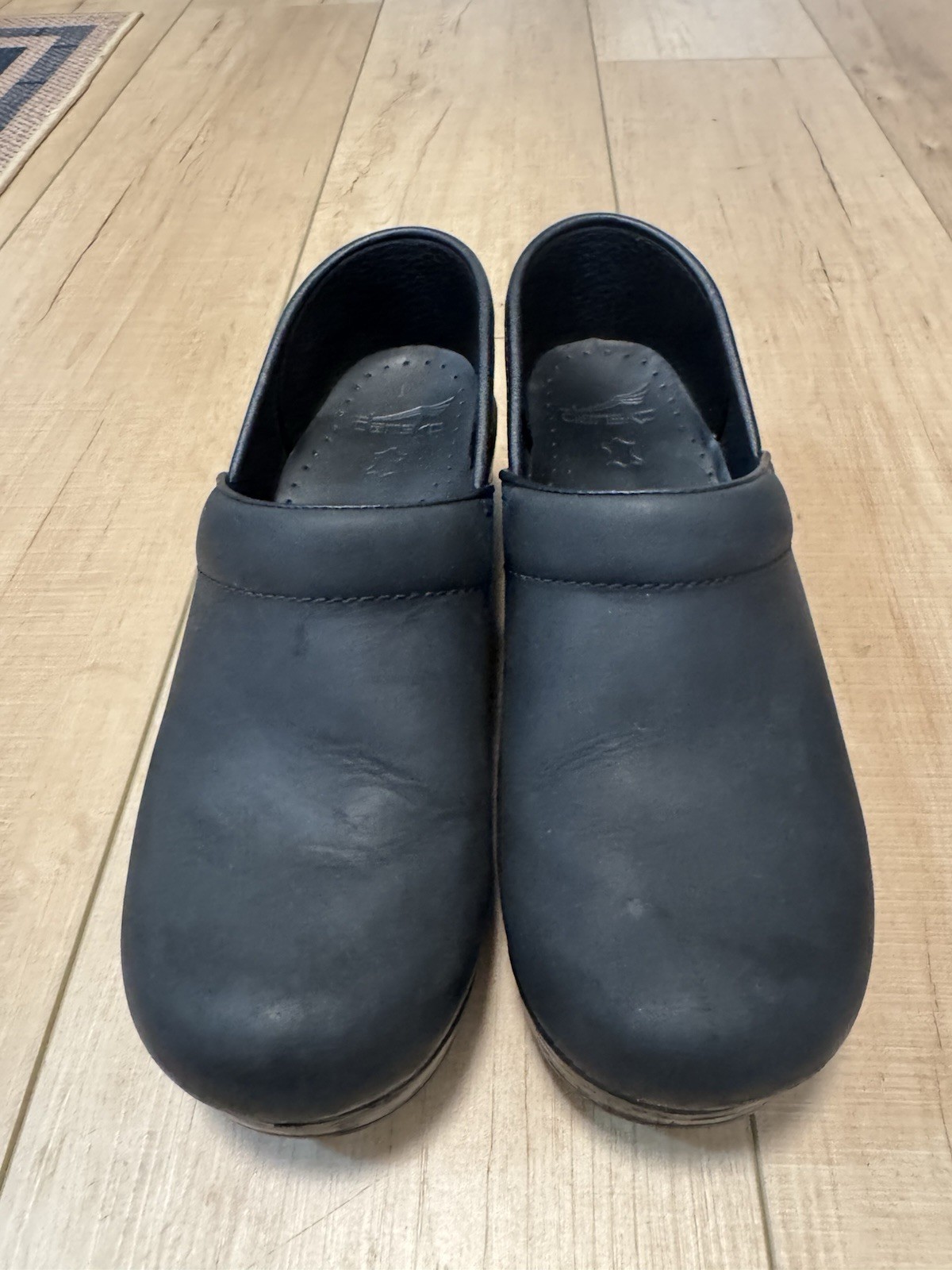Dansko Professional Black Leather Clogs Women’s Size EU 39 Nurse Work Shoes