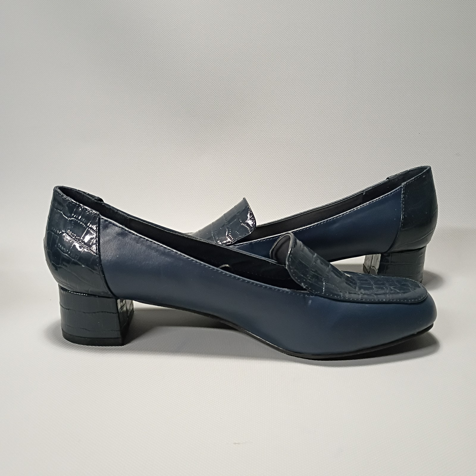 London Fog Fulton Croc Loafers Navy Leather Dress Shoes Block Heel Womens 8.5M