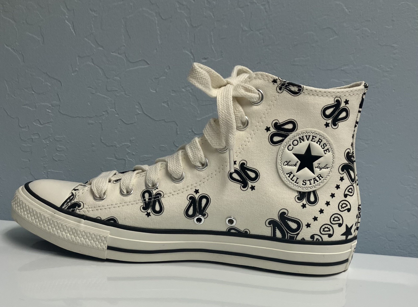 Converse All Star Black and White Customized High Tops Men’s 9 Chunky Laces New!