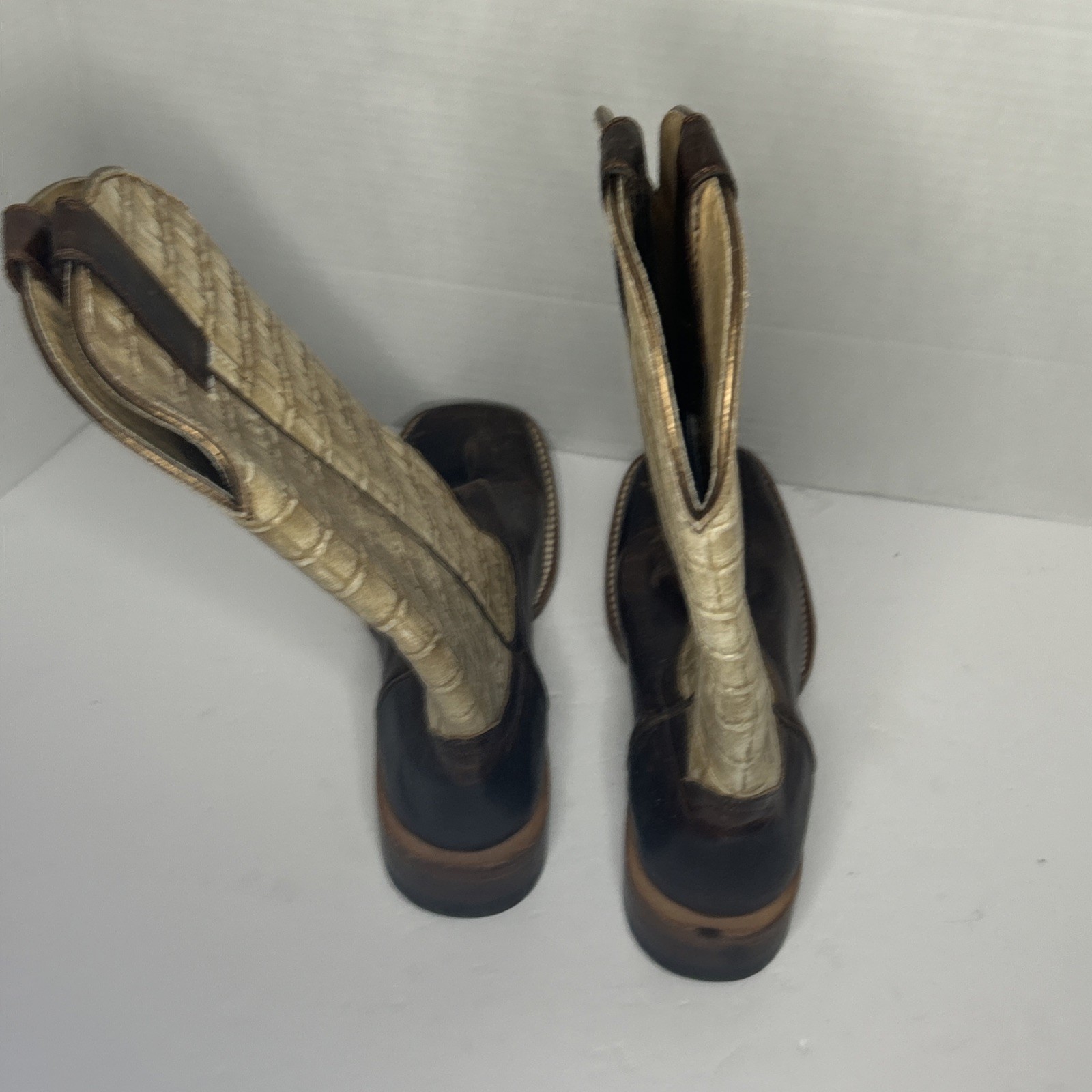 Shyanne Wilder Women’s Western Boots Square Toe Embossed Caiman Leathr Sz 6/12M