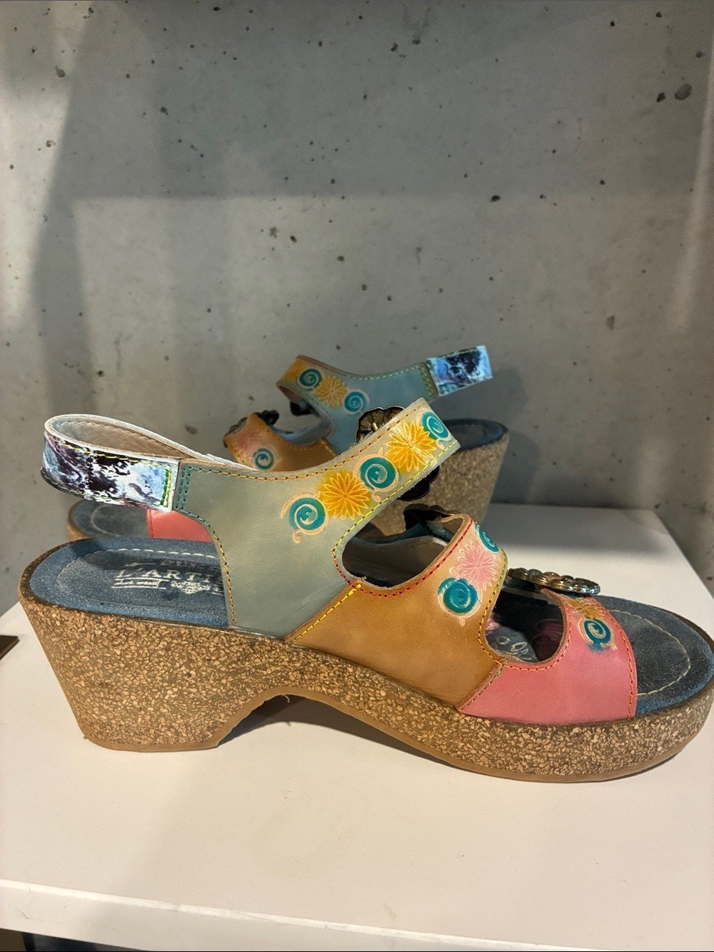 L’Artiste by Spring Step Fillippa Floral Leather Wedge Sandals Artisian- 39-8.5