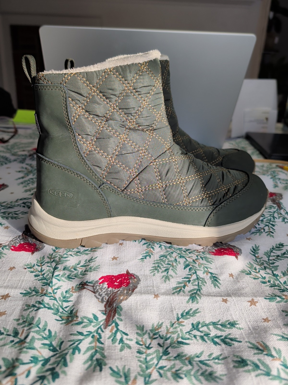 Keen – Terradora II Wintry Pull-On Waterproof – Rosin/Dark Olive 8.5US/EUR 40/7