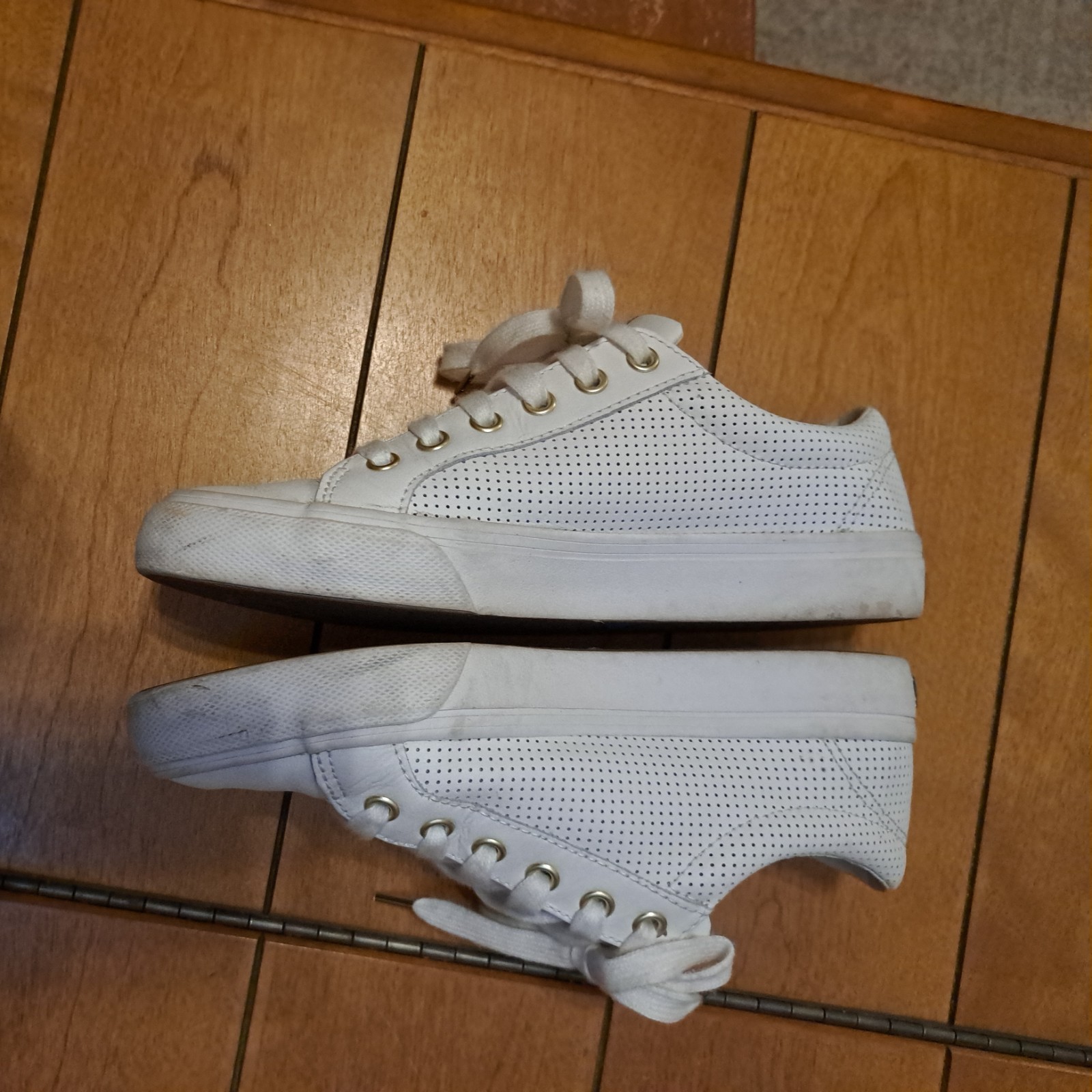 Keds Jump Kick Perforated Leather Sneakers White Size 8 Women’s