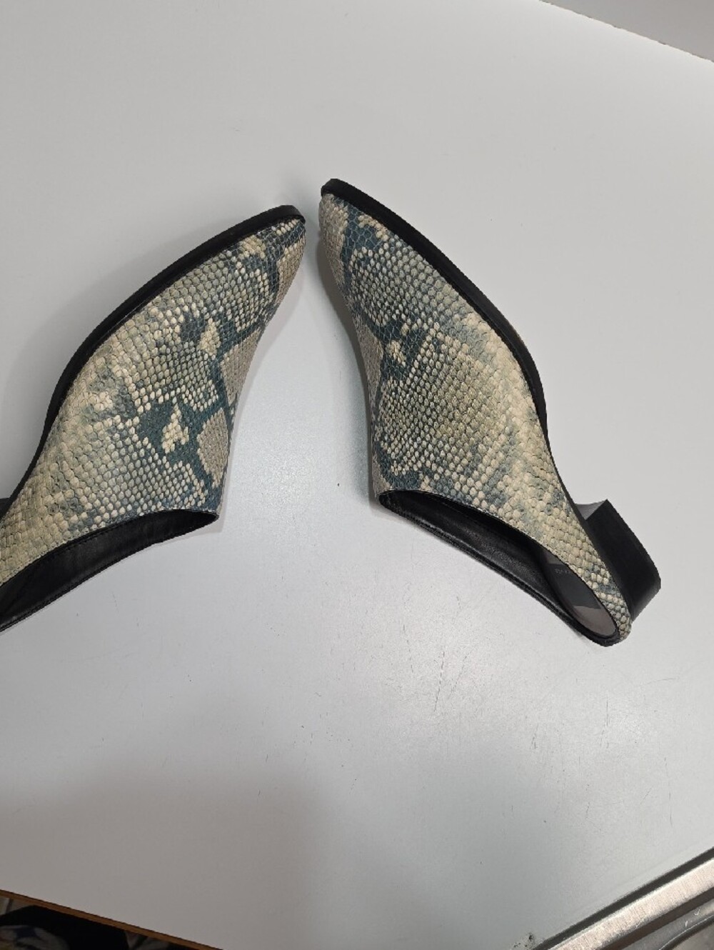 Dolce Vita Roya Snake-Embossed Print in Beige and Muted Blue/Teal – Size 11