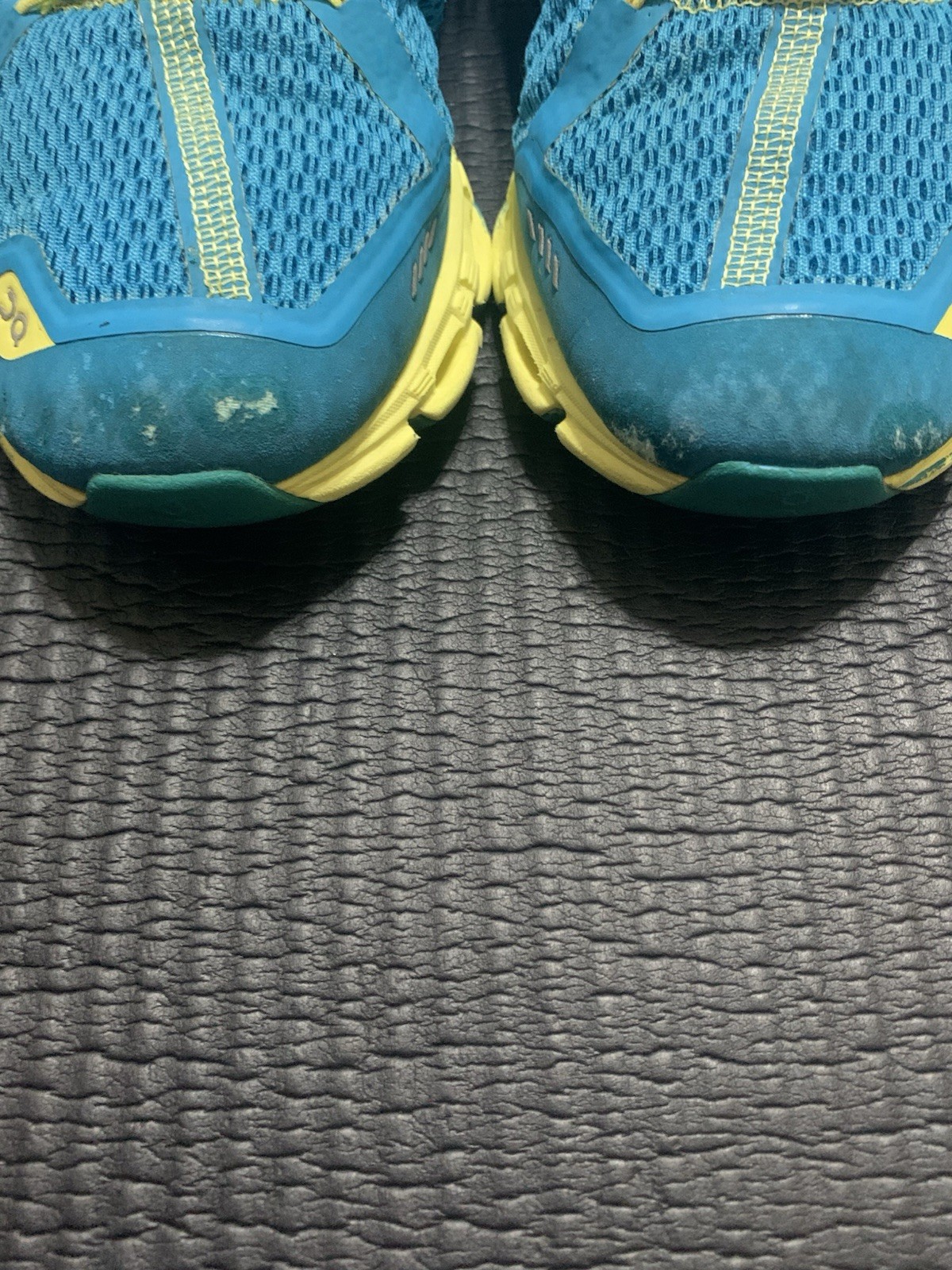 On Cloud Cloudflyer Women’s Running Shoes, Size 7, Blue Yellow