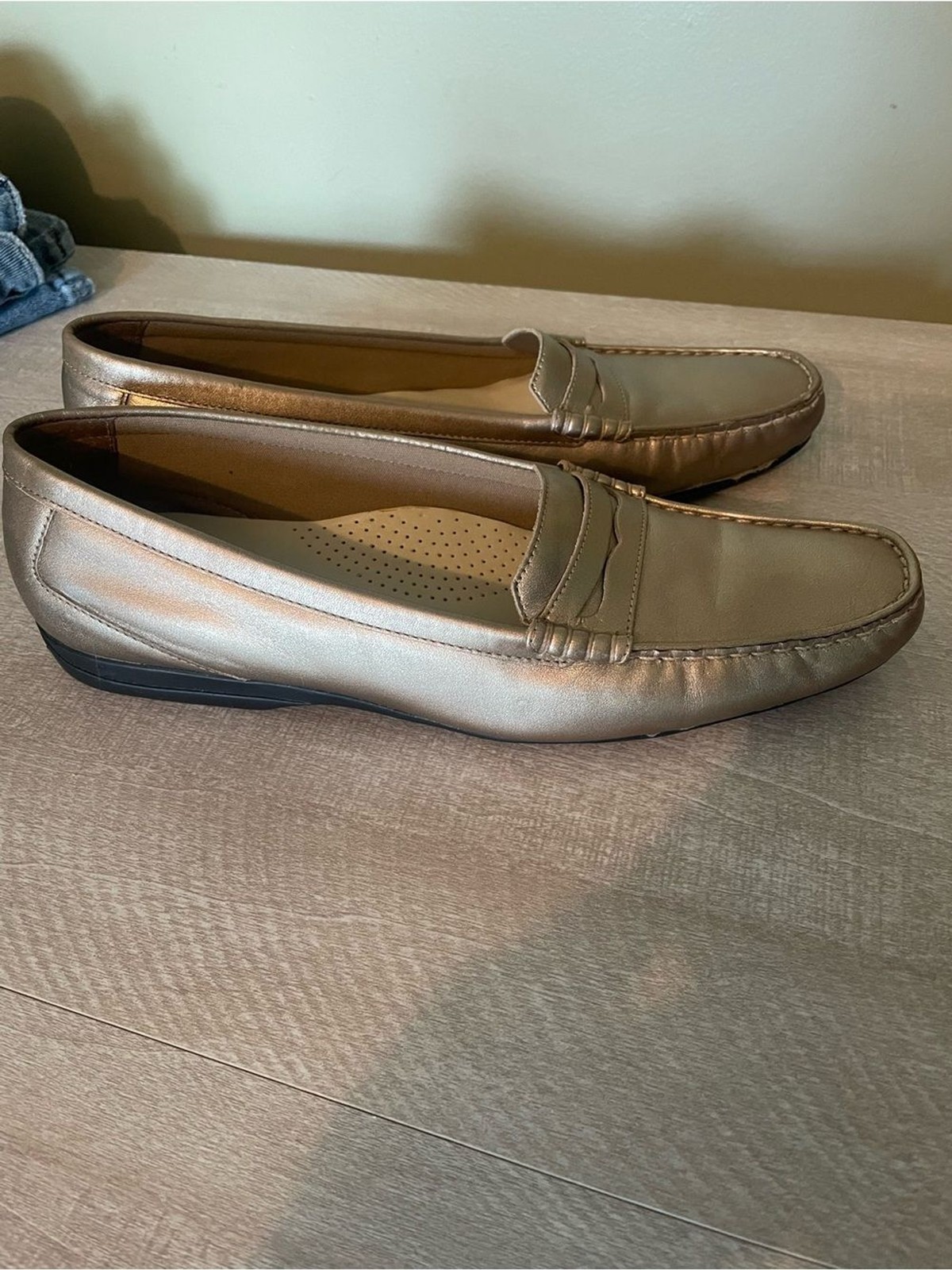 Trotter’s Metallic Bronze Penny Loafers flats shoes slipons sz 10N leather