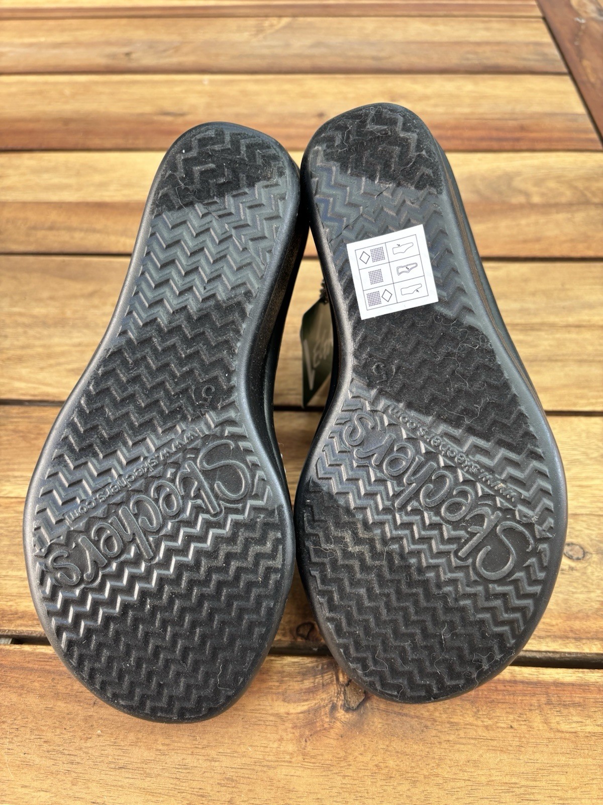 Skechers Women’s Black Striped Wedge Sandals Slip On Memory Foam US 5 NWT
