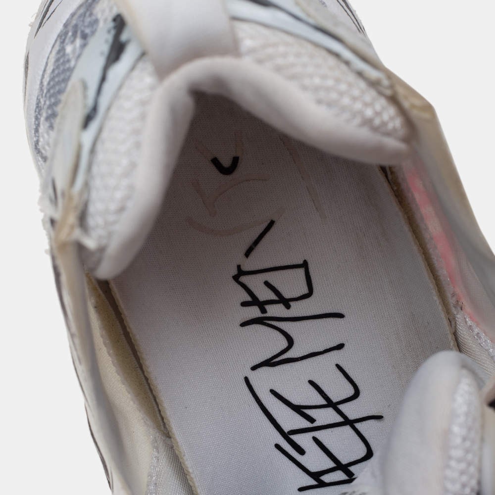 Vetements x Reebok White Doodle Print Fabric And Mesh Instapump Fury Sneakers