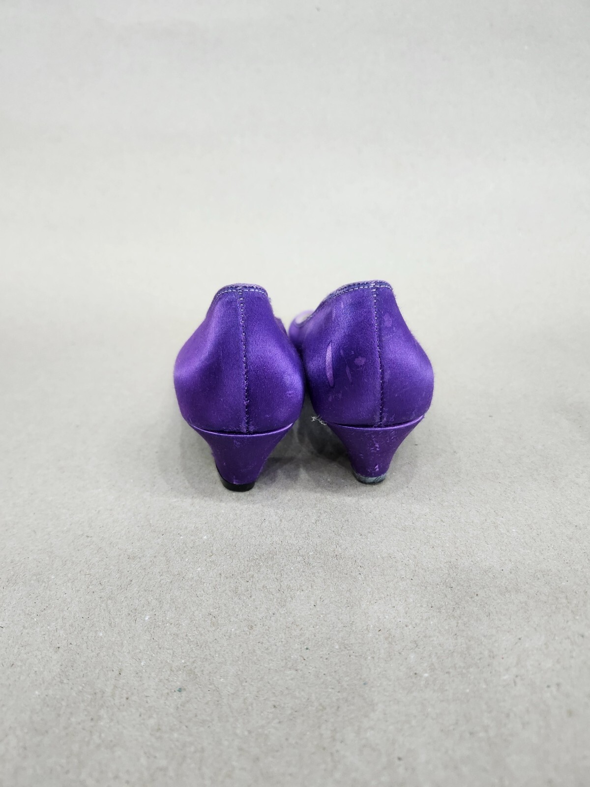 Vtg Dyeables By HighLights Womens Purple Satin Point Toe Kitten Pump Heels 6.5