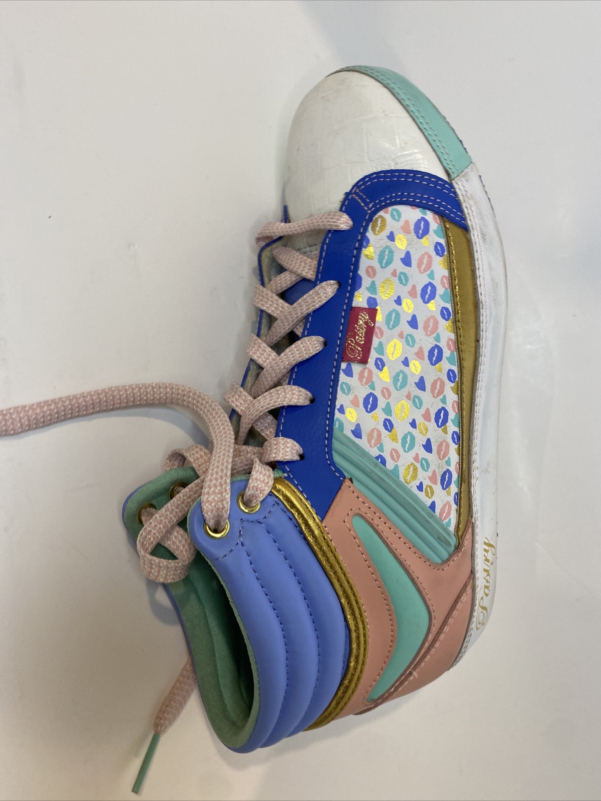 Love Pastry’s Women’s Shoes size 9 high tops Dance Hiphop Blue Green Pink Kisses