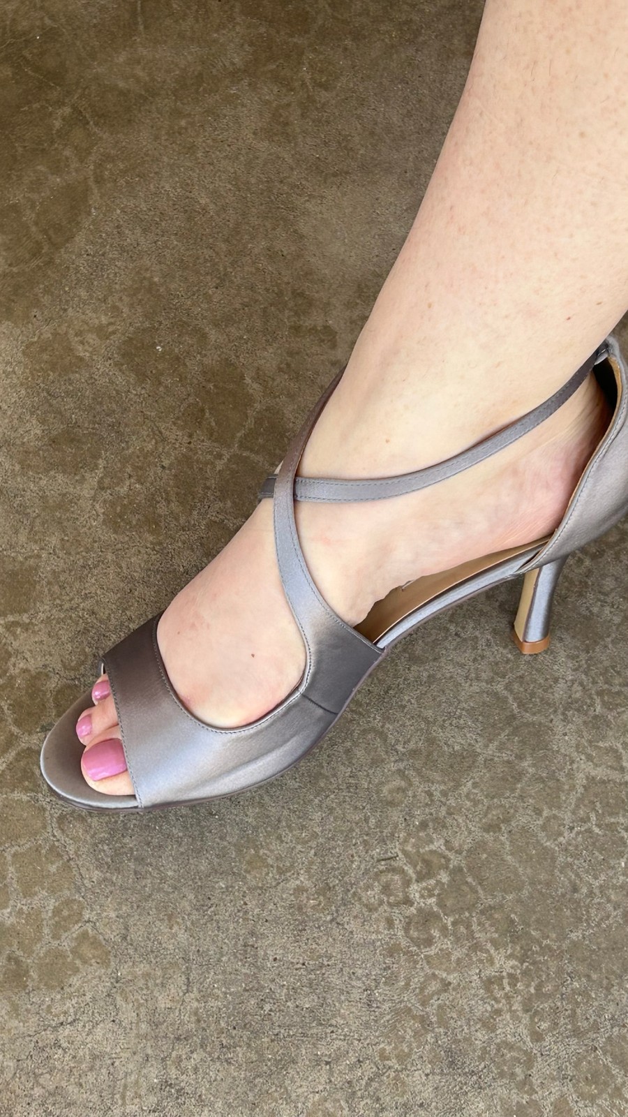 Elegant Park Womens Size 8 Gray Satin Cross Strap Peep Toe Heels Wedding Dress