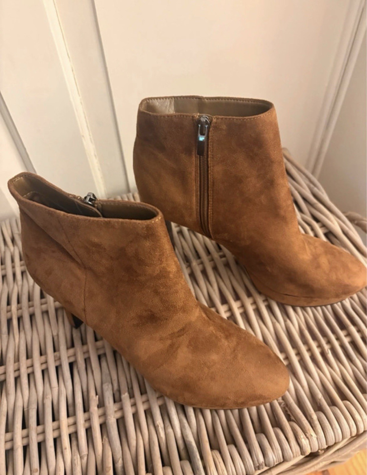 Nine West Women’s Suede Ankle Booties Tan Brown Heeled Boots Size 9.5