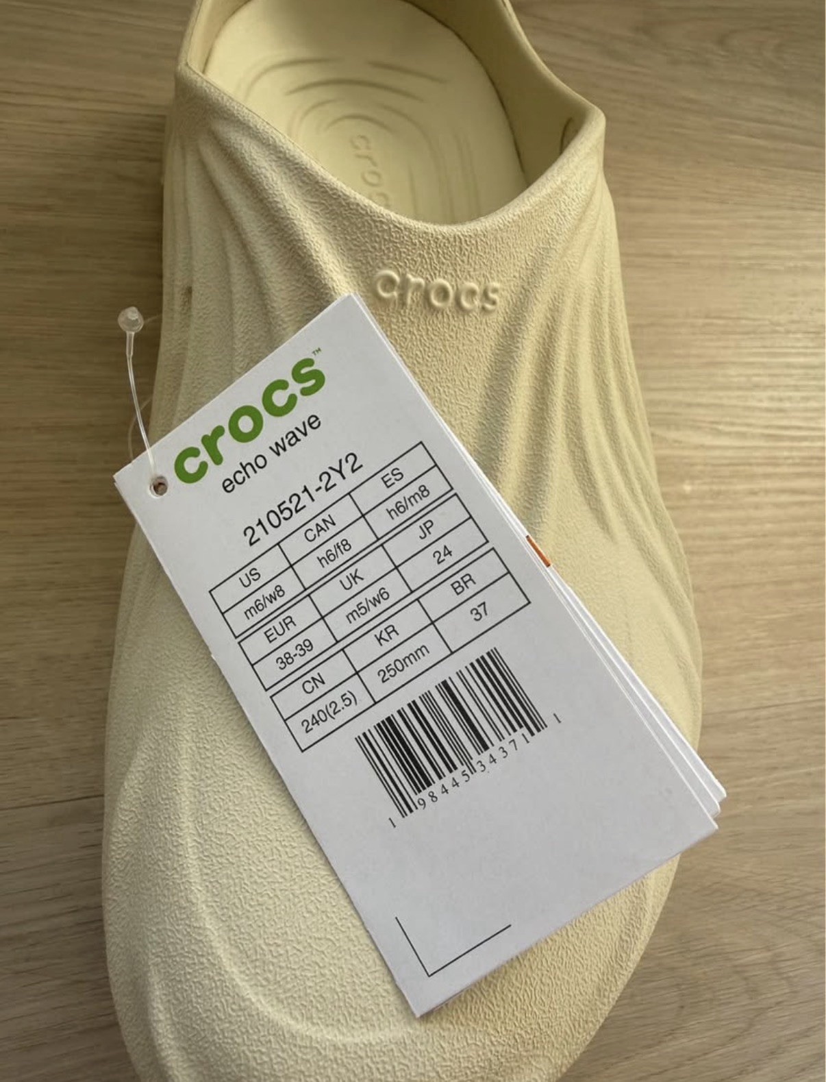 Crocs Echo Wave Shoe Bone Color – Size Men’s 6, Women’s 8