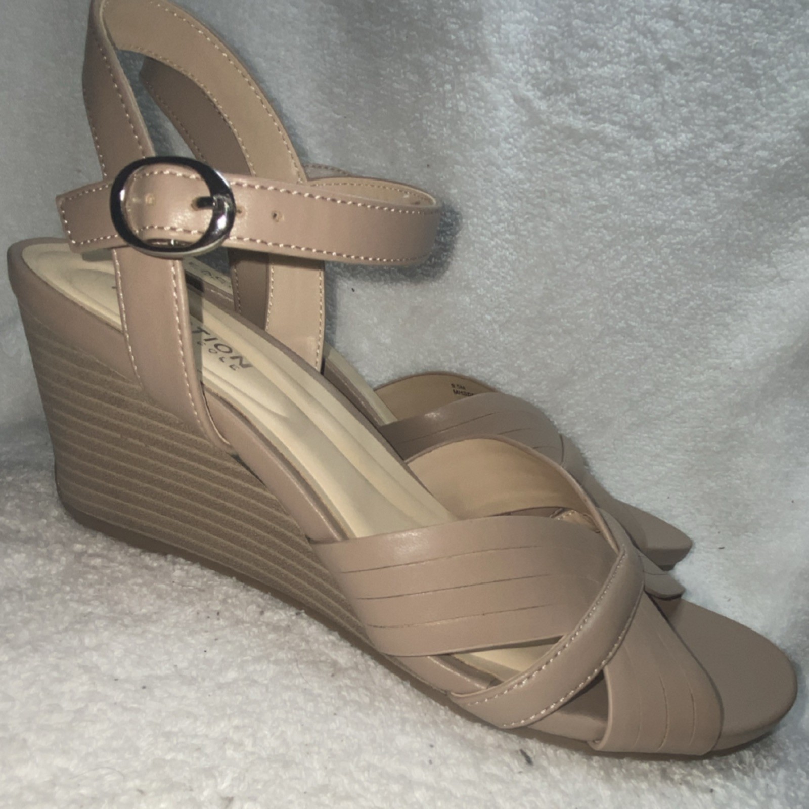 KENNETH COLE Beige Man Made Strappy Wedge Buckle Sandals Women’s USA 9.5M