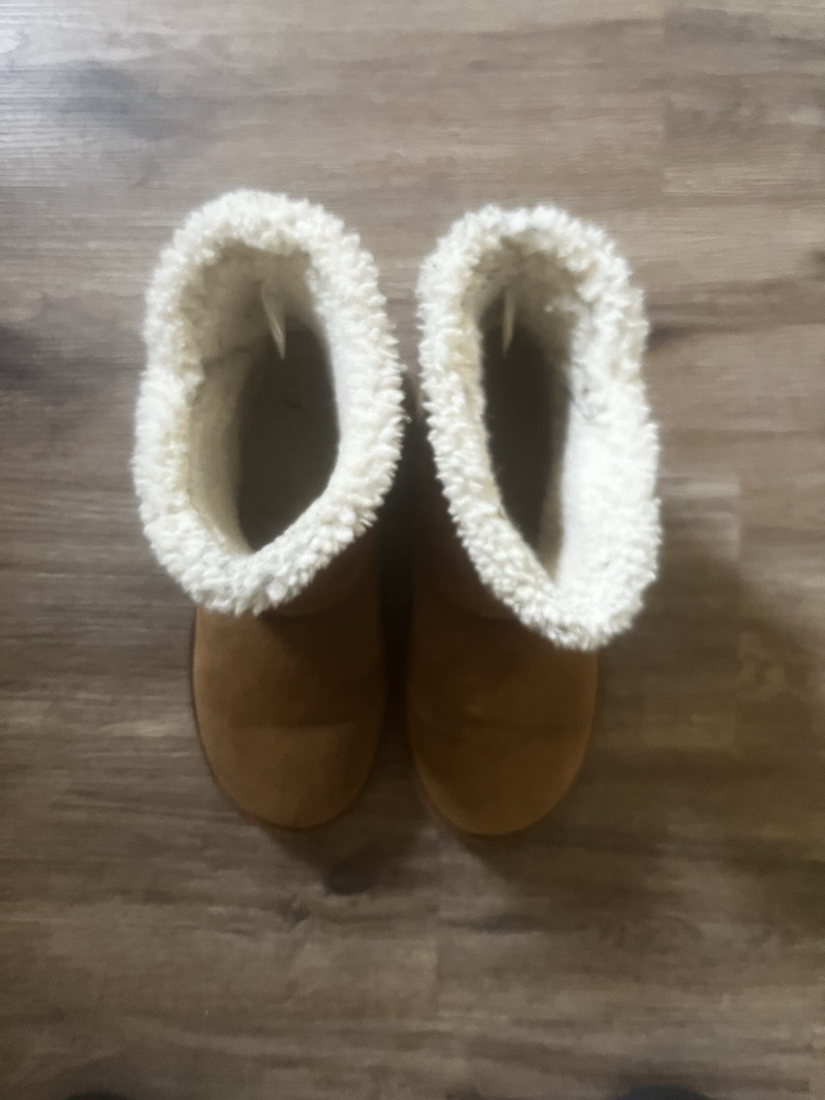 Minnetonka Women’s Brown Suede Faux Fur Lined Ankle Bootie Pull-On 9