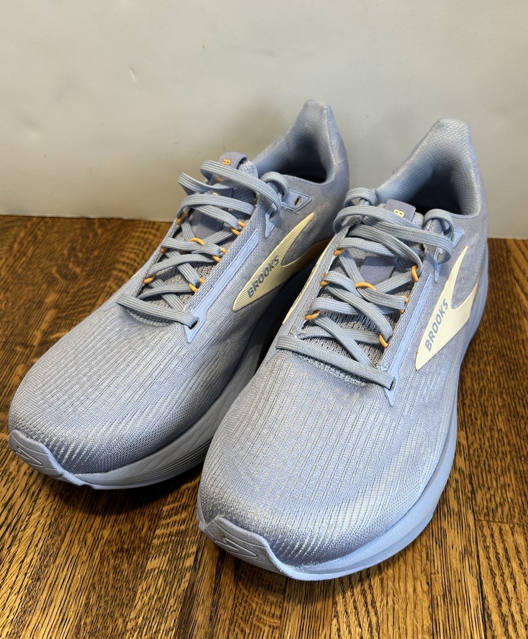 Brooks Revel 8 Women’s Road Running Shoes Baby Blue Size 10 2025