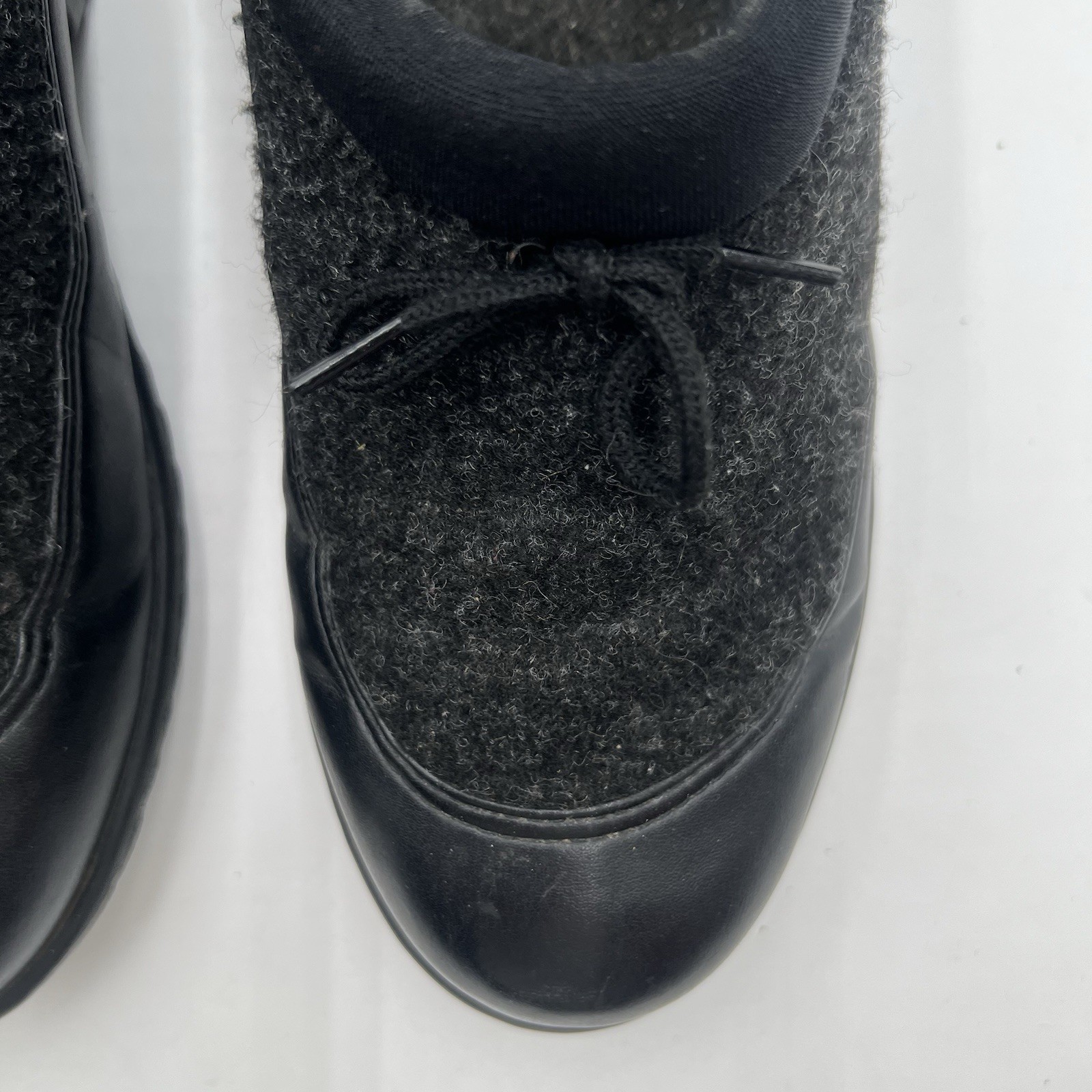 Wanderlust Shoes Women’s 9M Black Wool Felt Slip On Clogs Waterproof Black