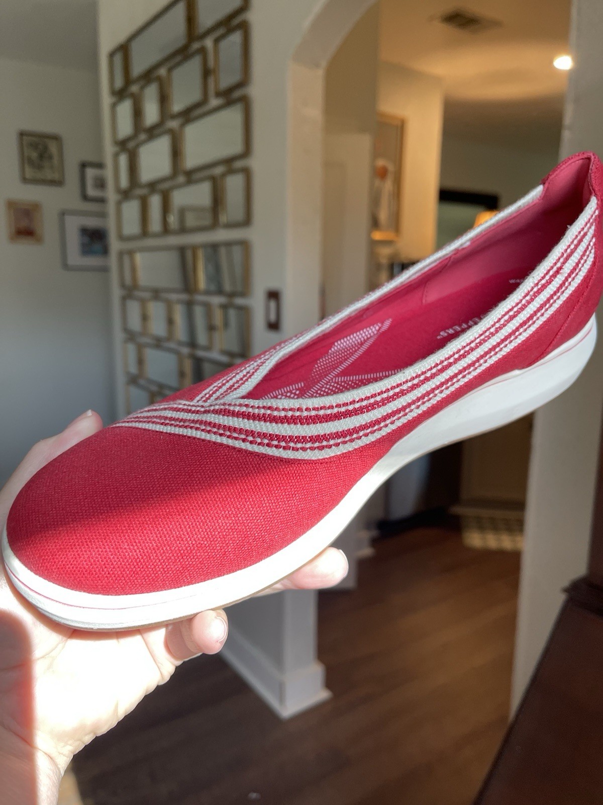 Clarks Cloudsteppers Red White BreezeSky Air 11 NWOB Sporty Preppy Flats Comfort