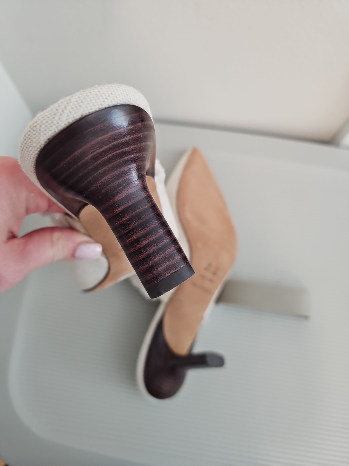 Vince Linen Mules Womens Size 7.5, Closed Toe With Heel
