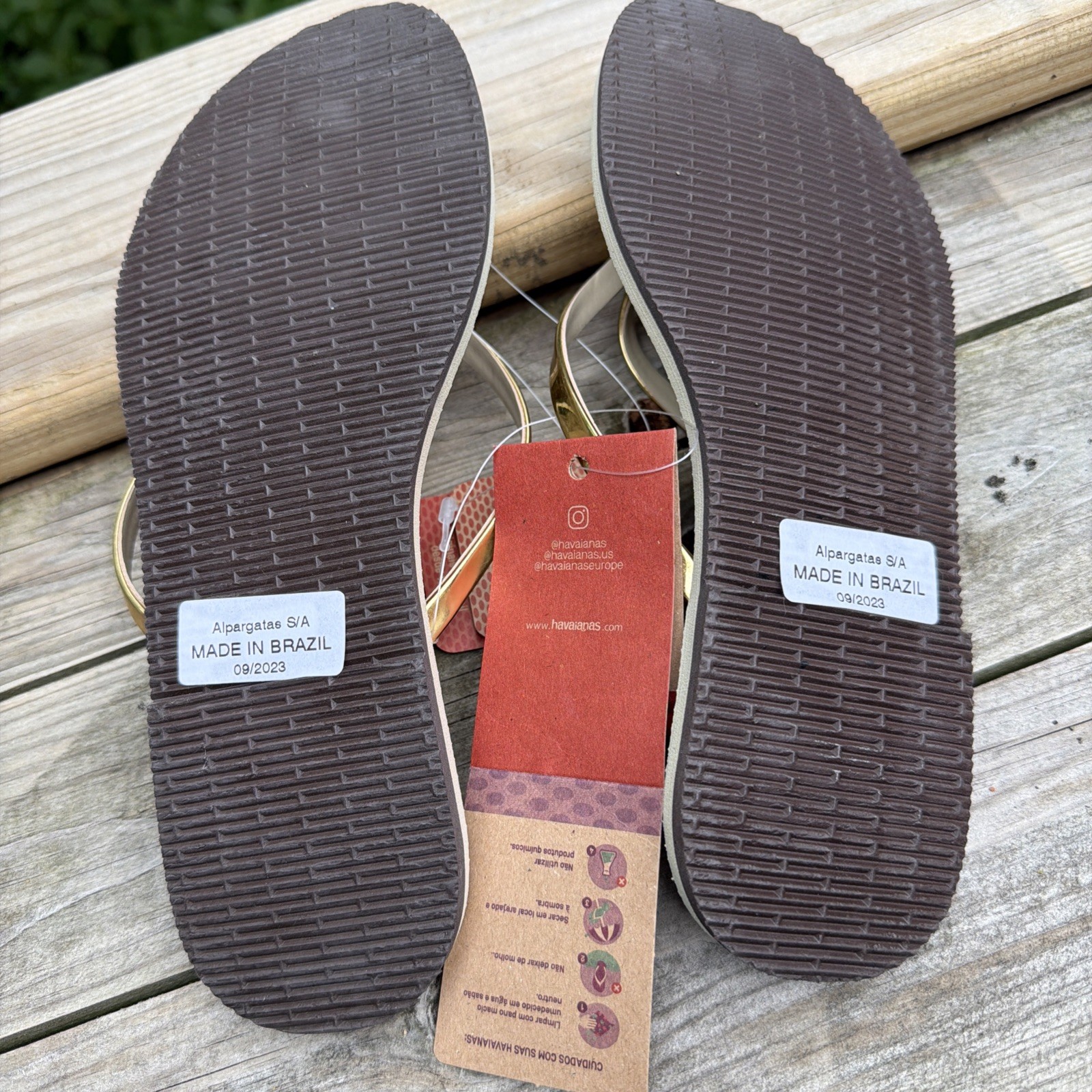 Havaianas Golden Sand Metalico Sandals Womens Gold Rubber Flip Flop SZ 9/10 NWT