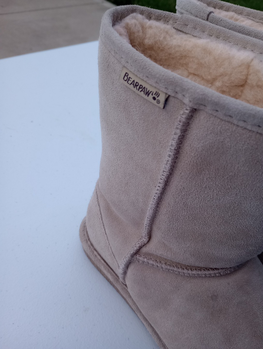 BEARPAW 608W- Emma Short Suede Boot 8.5 Sand