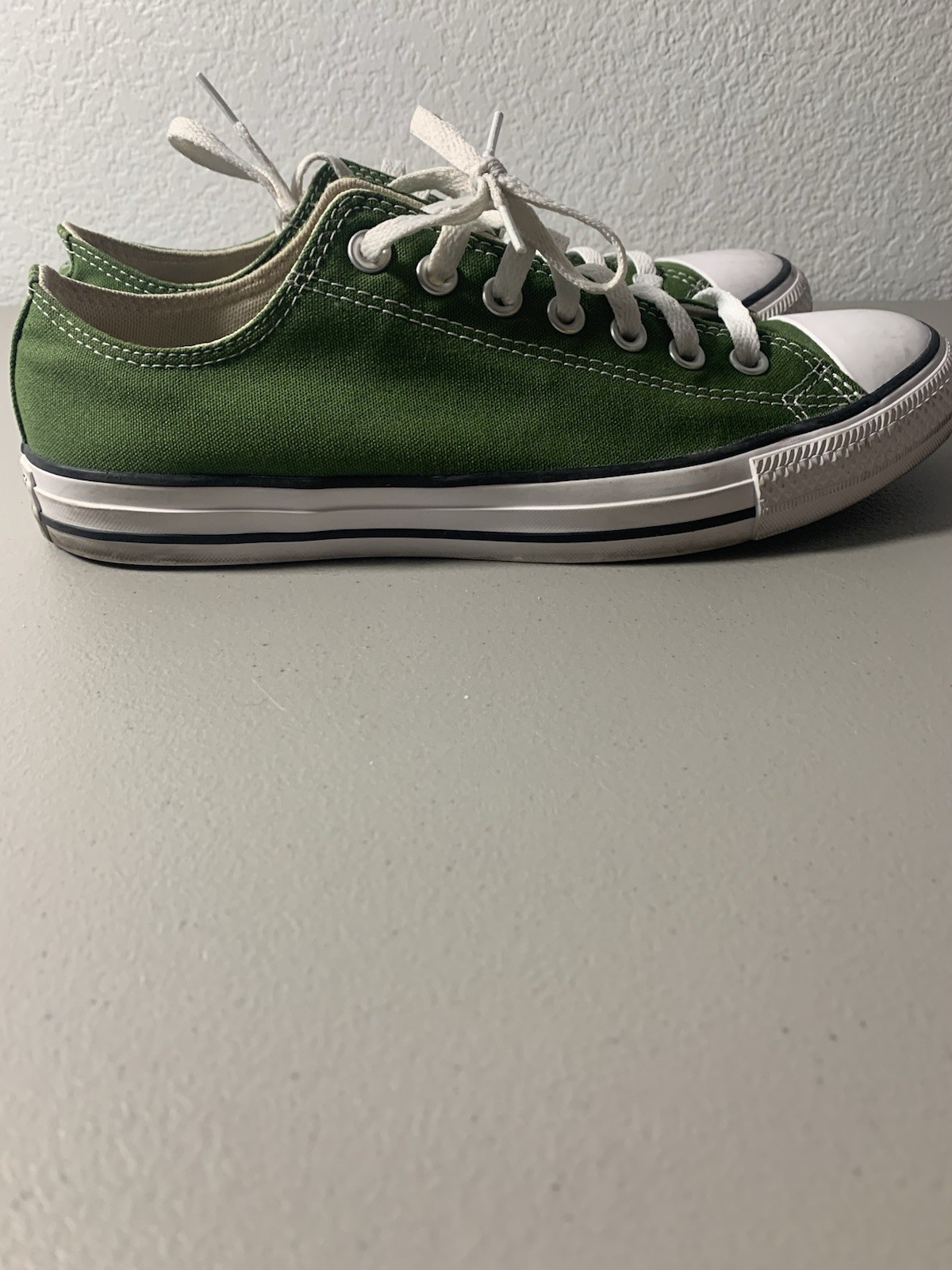 Converse Chuck Taylor All Star Unisex. Women’s 10.5. Men’s 8.5