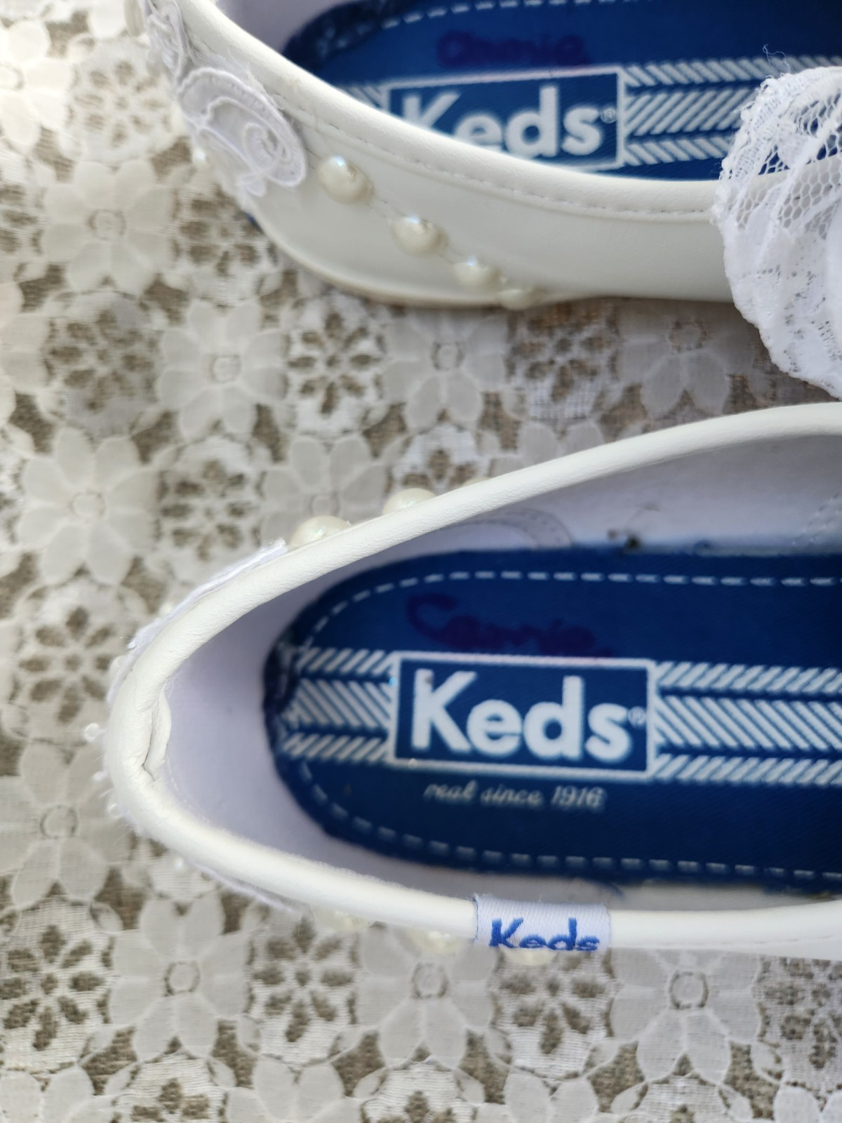 KEDS WHITE LEATHER WEDDING SNEAKERS Designed with Pearls Lace Sequins Women’s 7