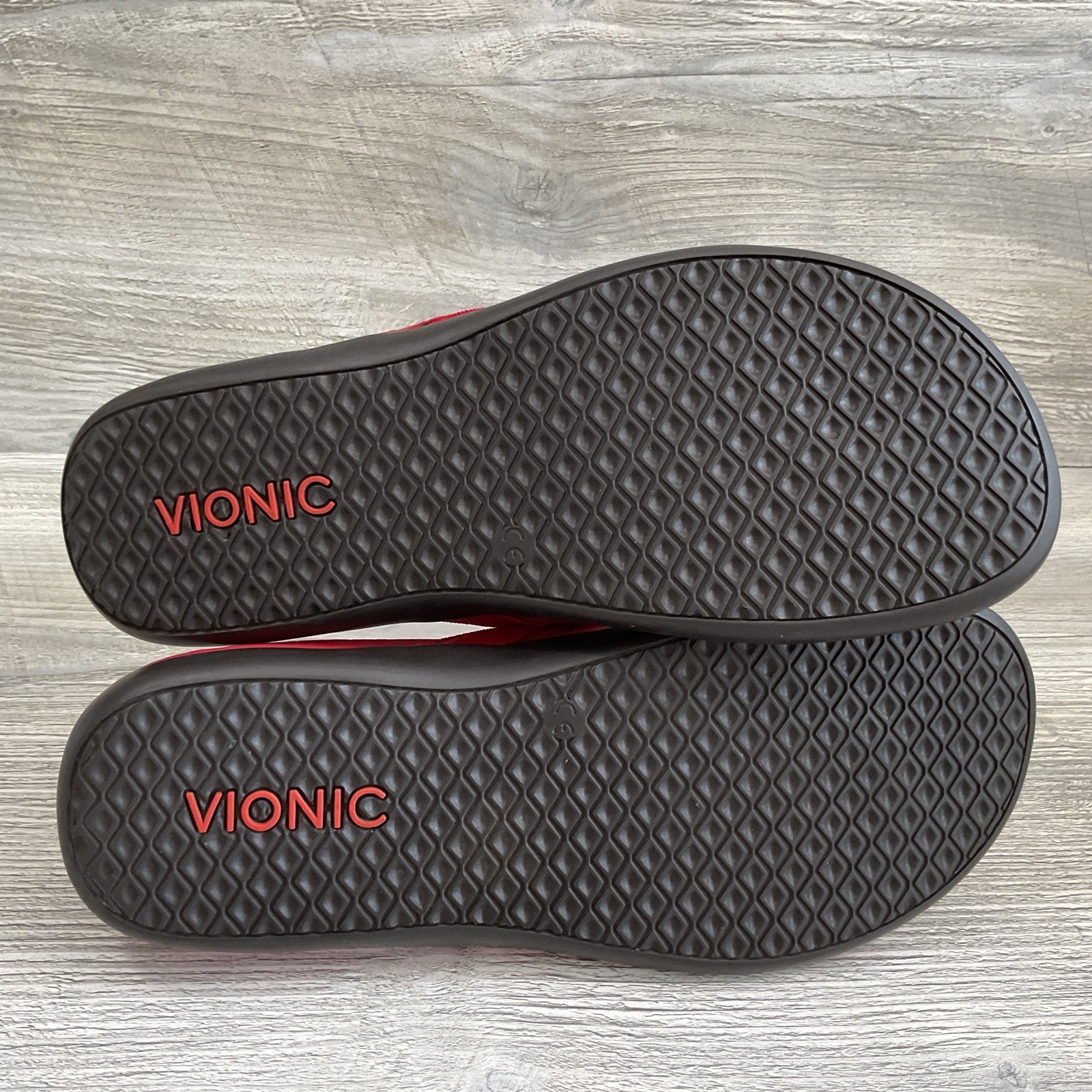 Vionic Tide II Poppy II Women’s Thong Flip Flops Red Sandals Size 10